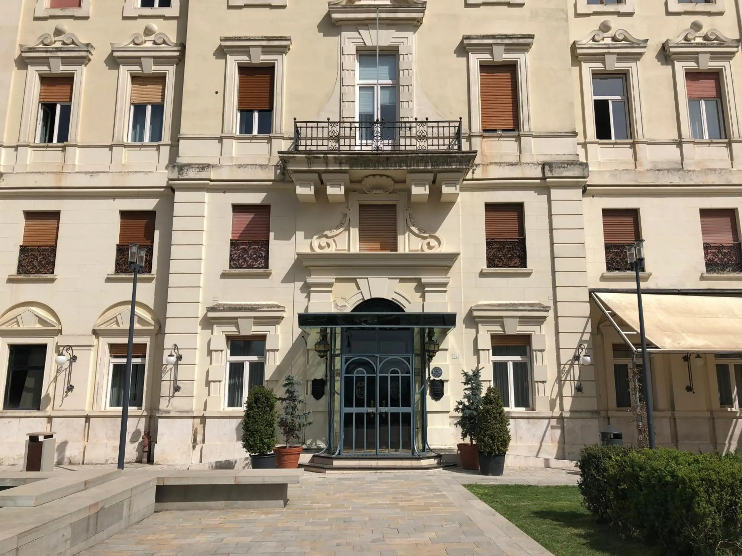Facade/entrance, Property Building in Grande Albergo Quattro Stagioni