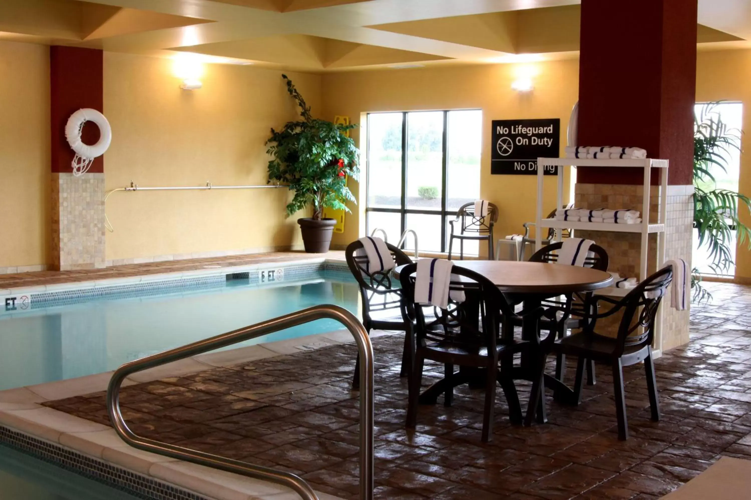 Pool view, Swimming Pool in Hampton Inn & Suites Paducah