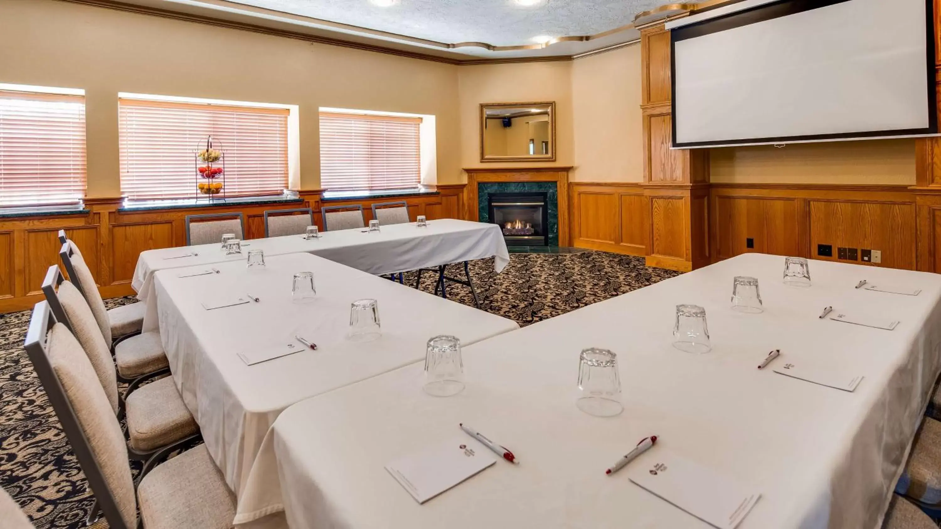 On site, Business Area/Conference Room in Best Western Plus Bayshore Inn