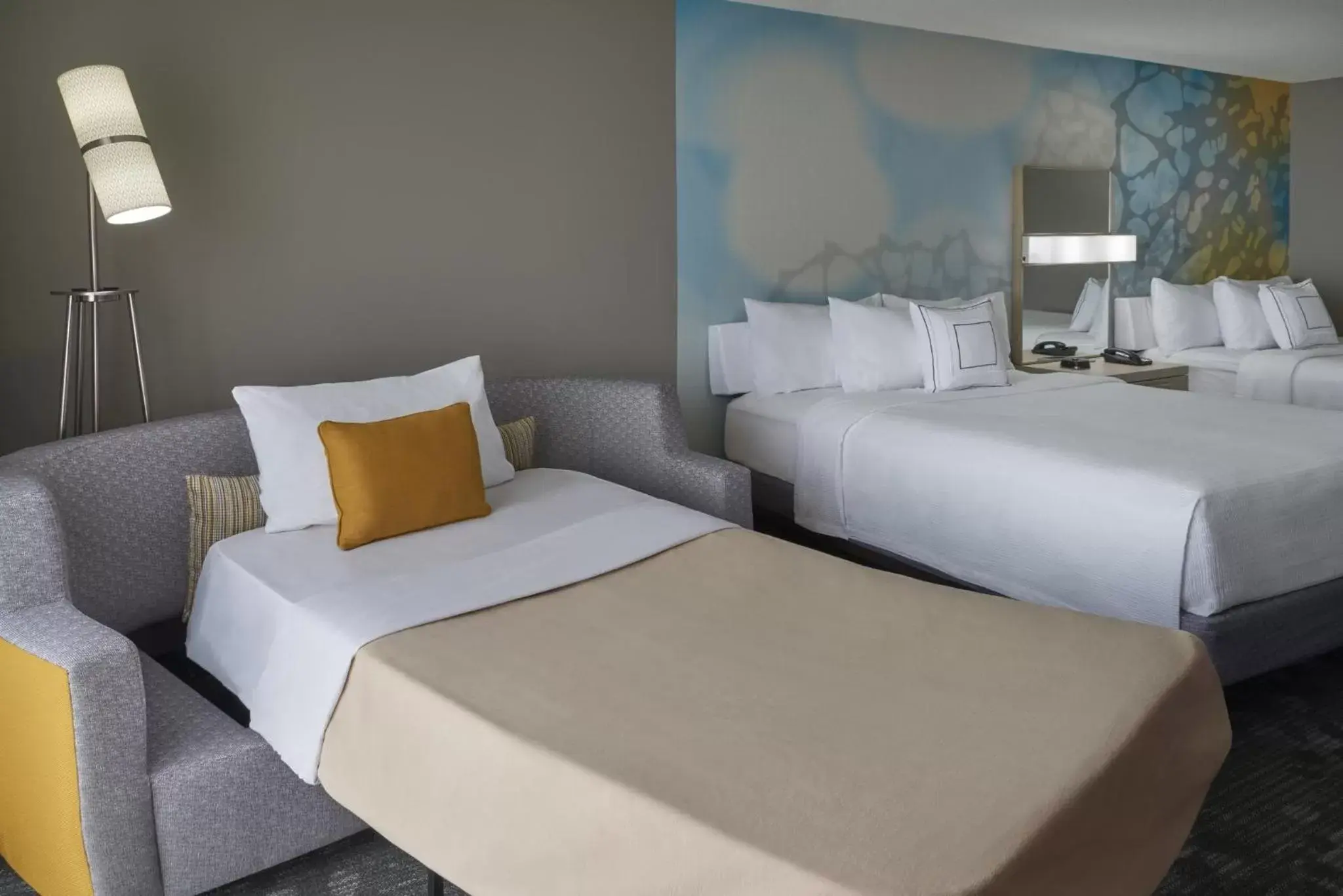 Bedroom, Bed in Courtyard by Marriott Toronto Airport