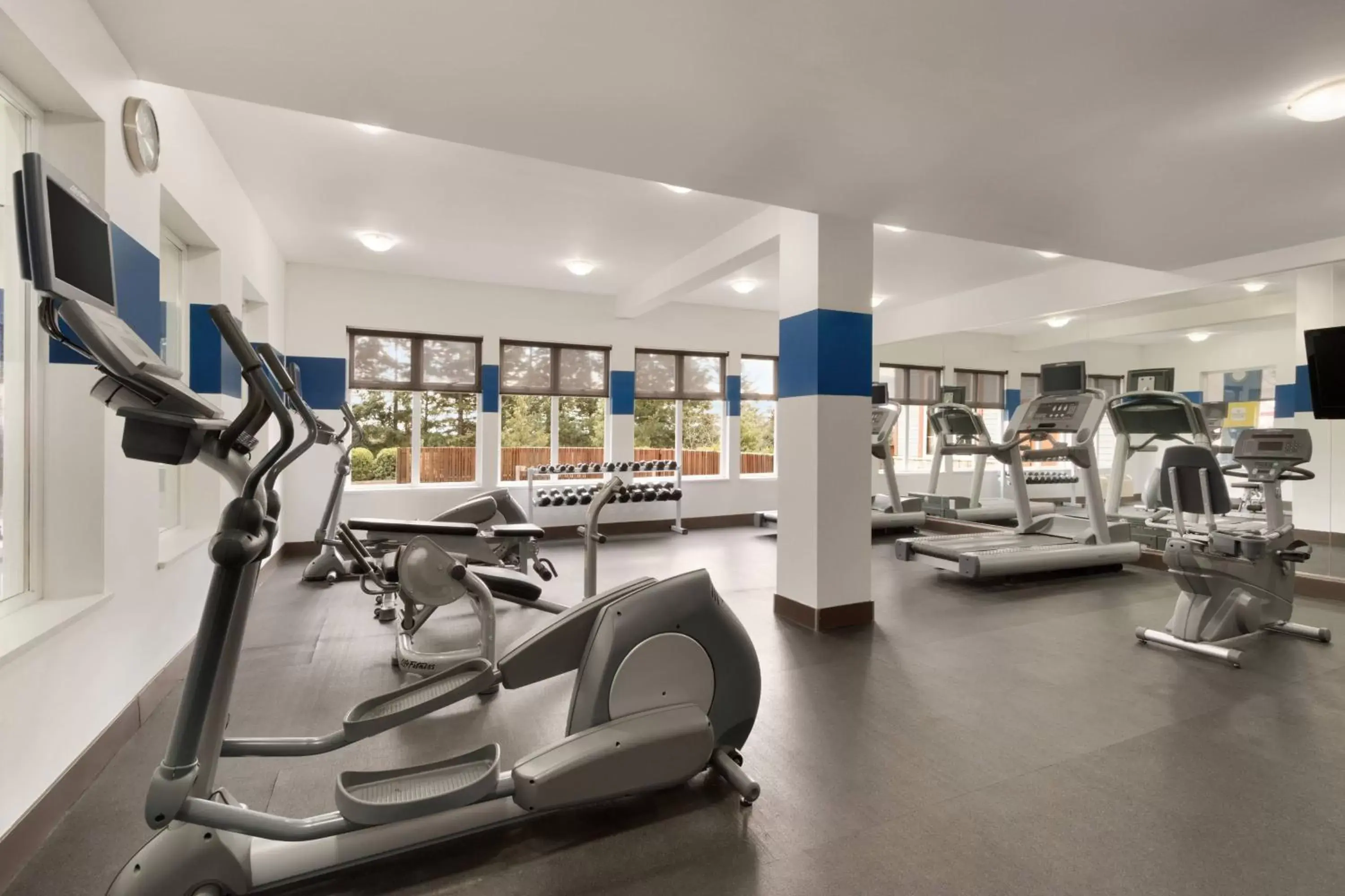 Fitness centre/facilities, Fitness Center/Facilities in Four Points by Sheraton Victoria Gateway