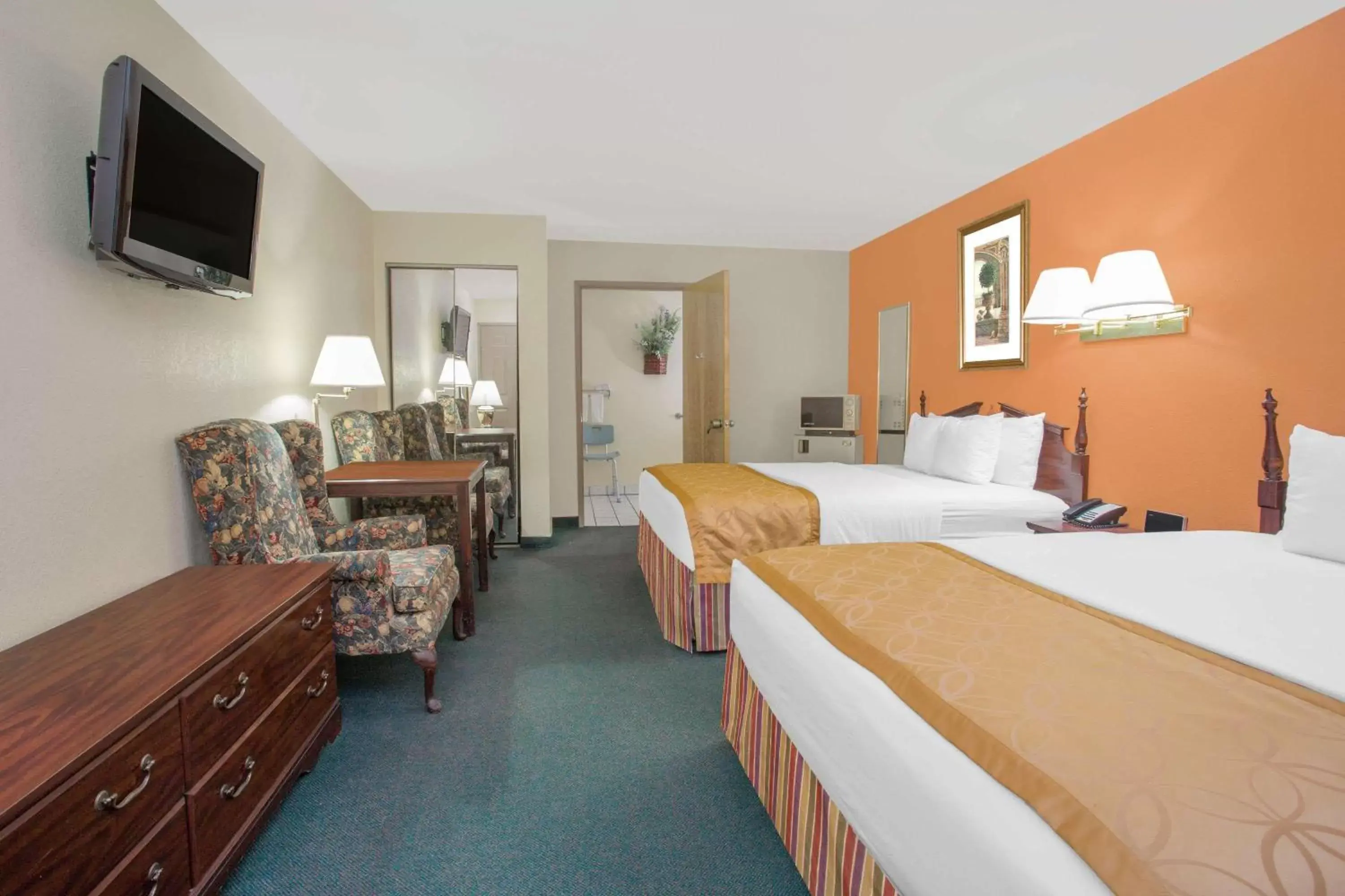 Photo of the whole room in Days Inn & Suites by Wyndham Red Rock-Gallup