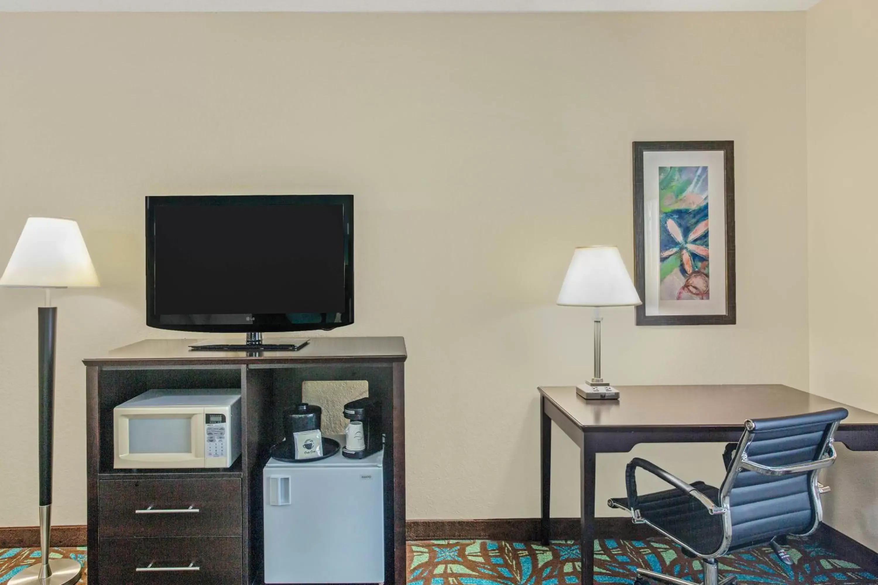 TV and multimedia, TV/Entertainment Center in Comfort Inn & Suites Sarasota I75