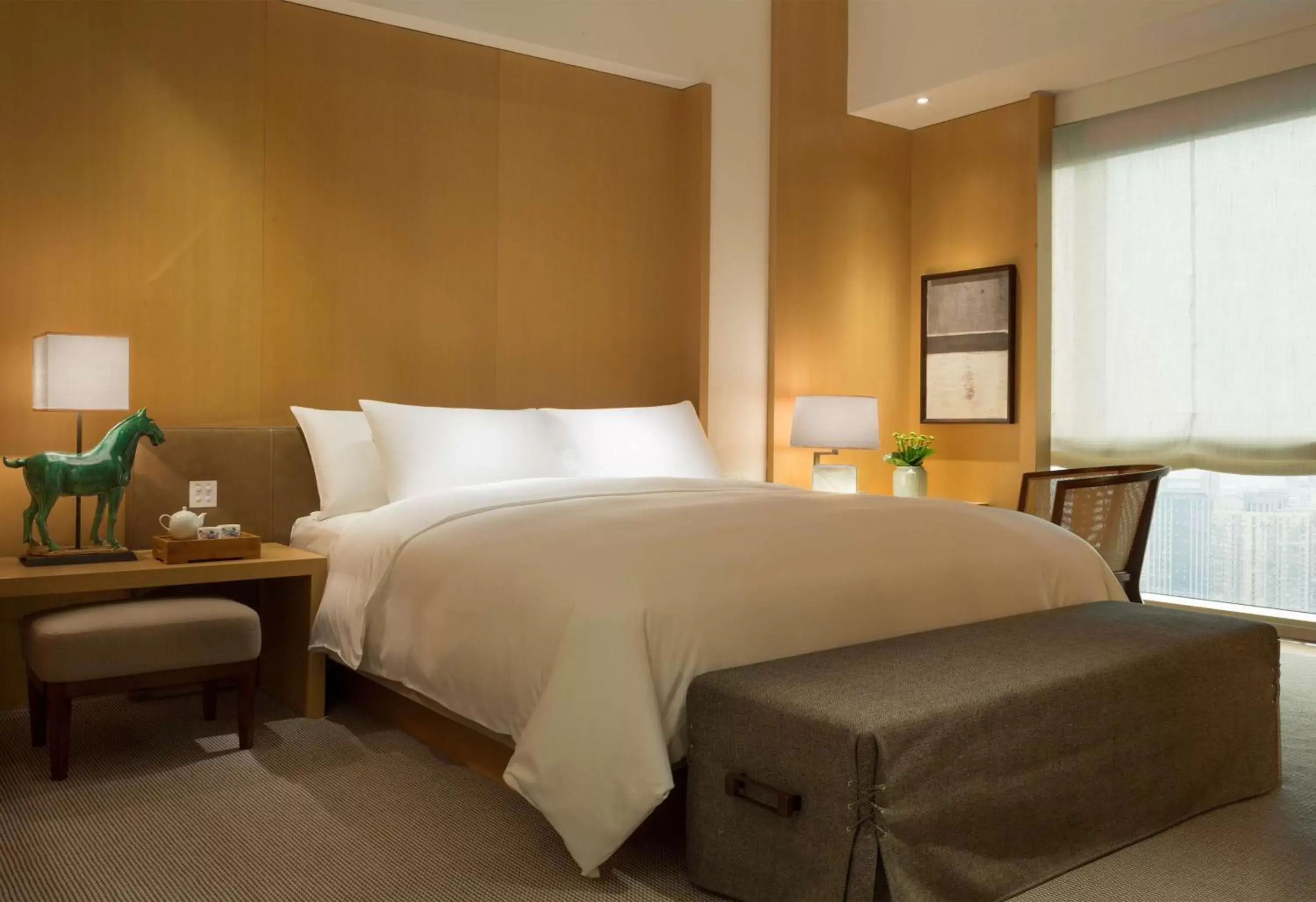 Photo of the whole room, Bed in Grand Hyatt Chengdu