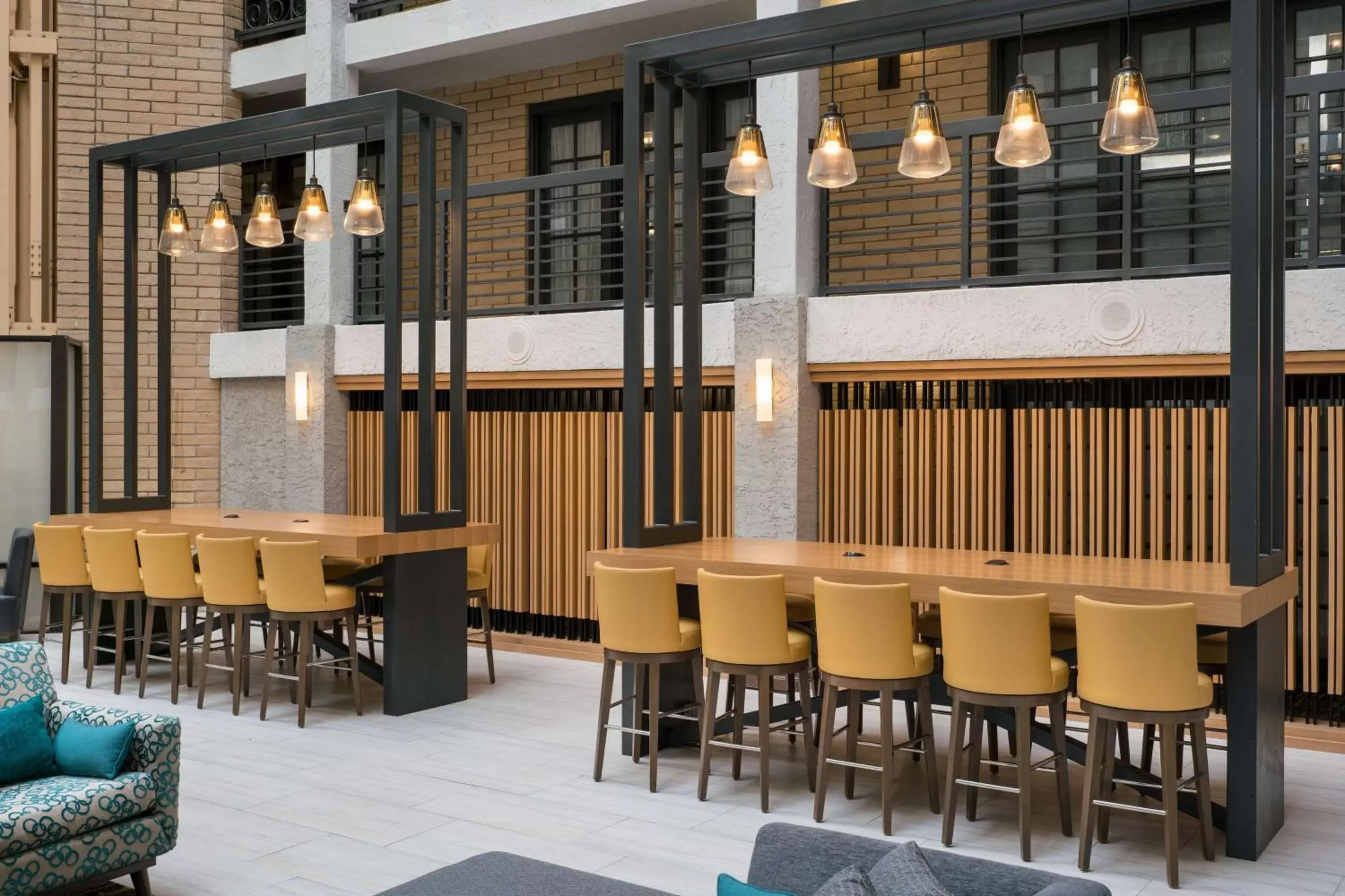 Lobby or reception, Lounge/Bar in Embassy Suites by Hilton Austin Central