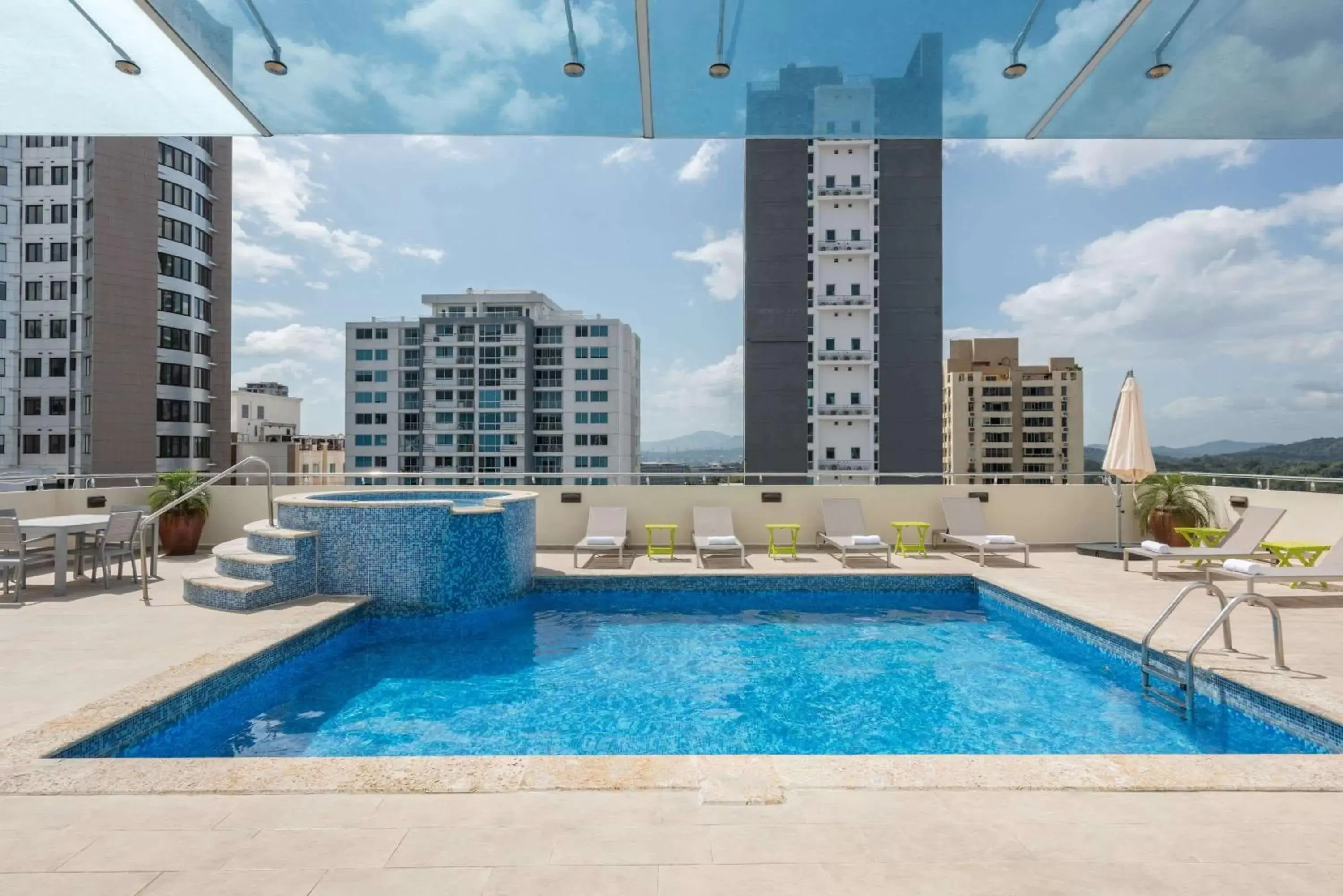 On site, Swimming Pool in Tryp by Wyndham Panama Centro