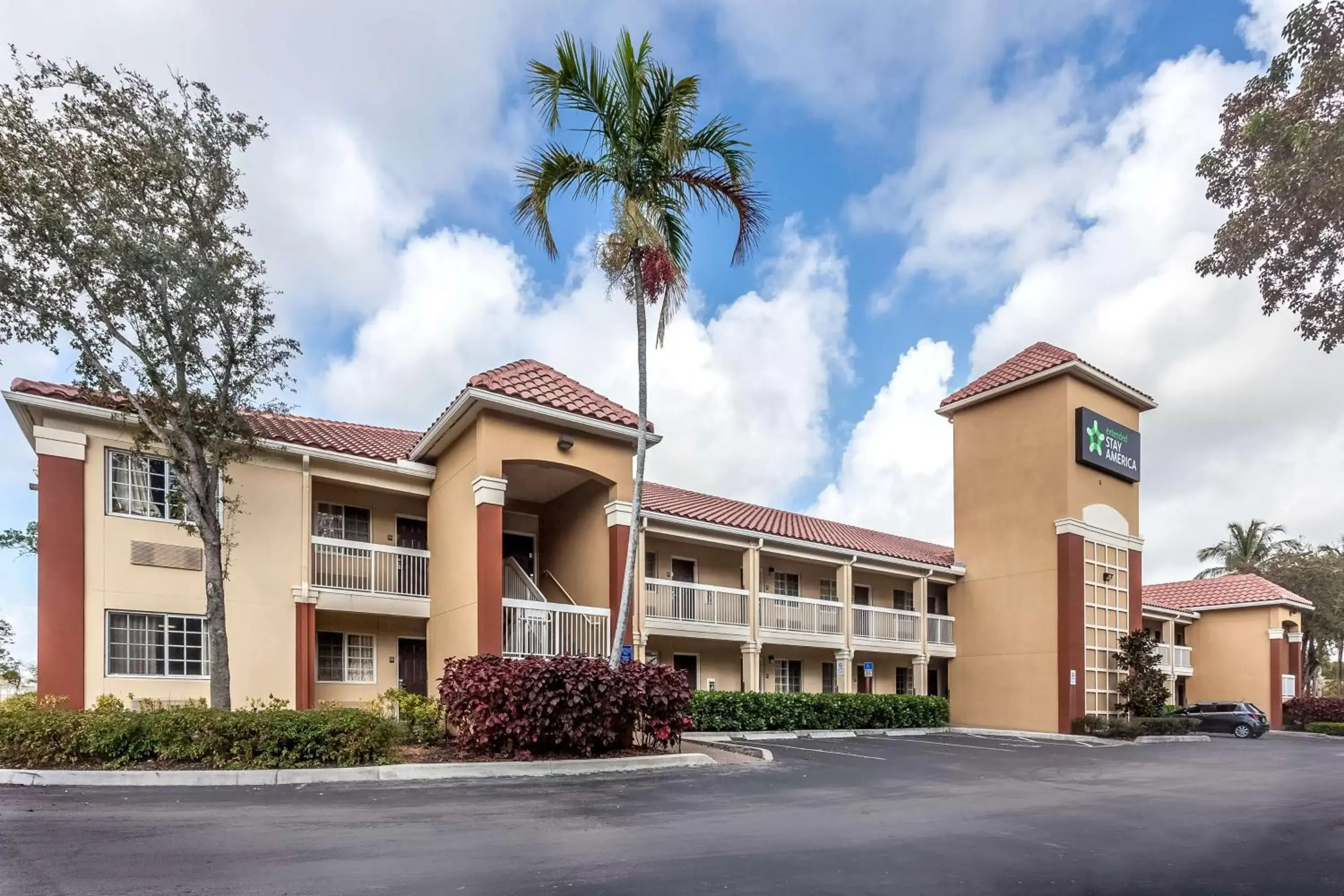Property Building in Extended Stay America Suites - Miami - Airport - Doral