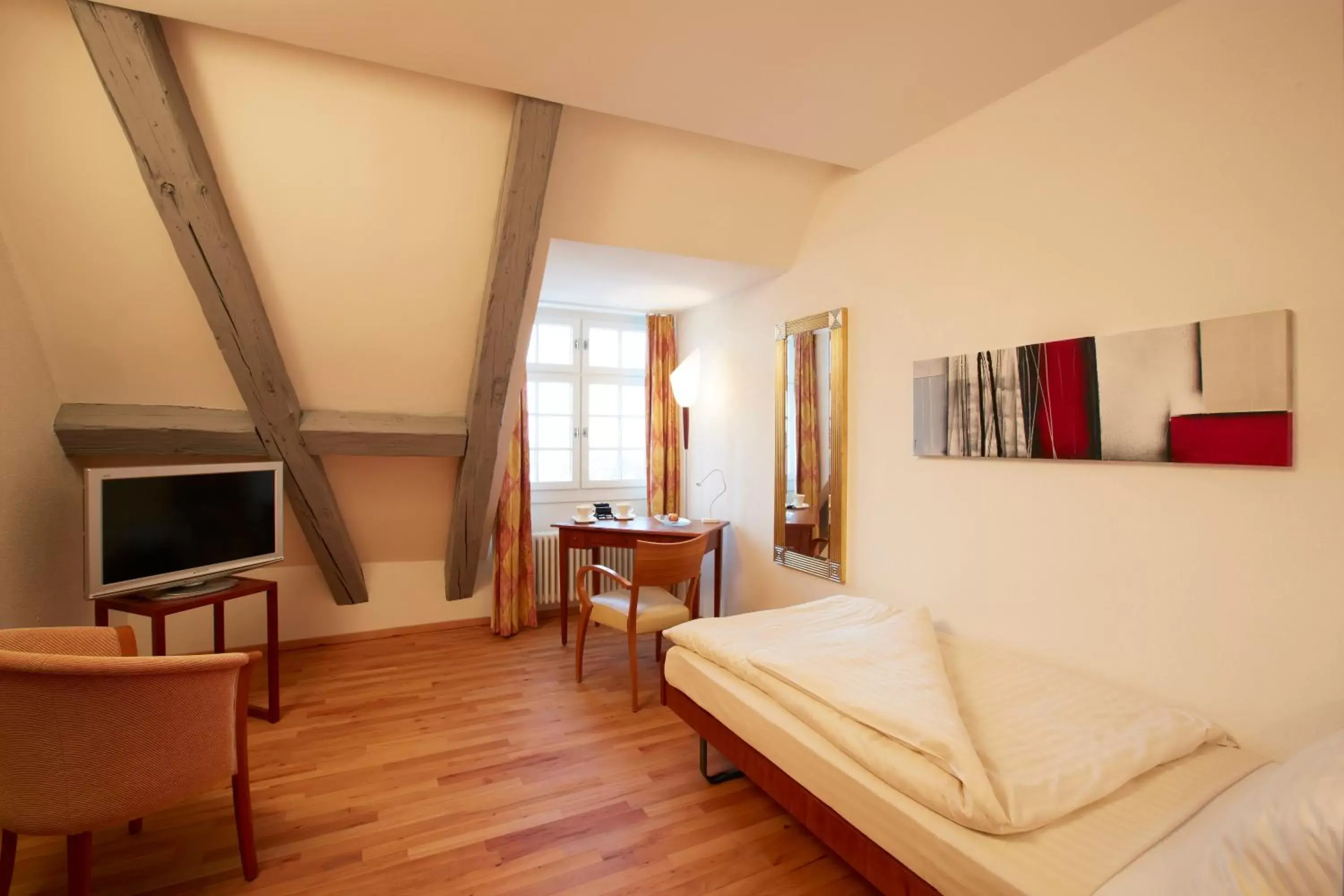 Photo of the whole room, TV/Entertainment Center in Hotel de Charme Römerhof