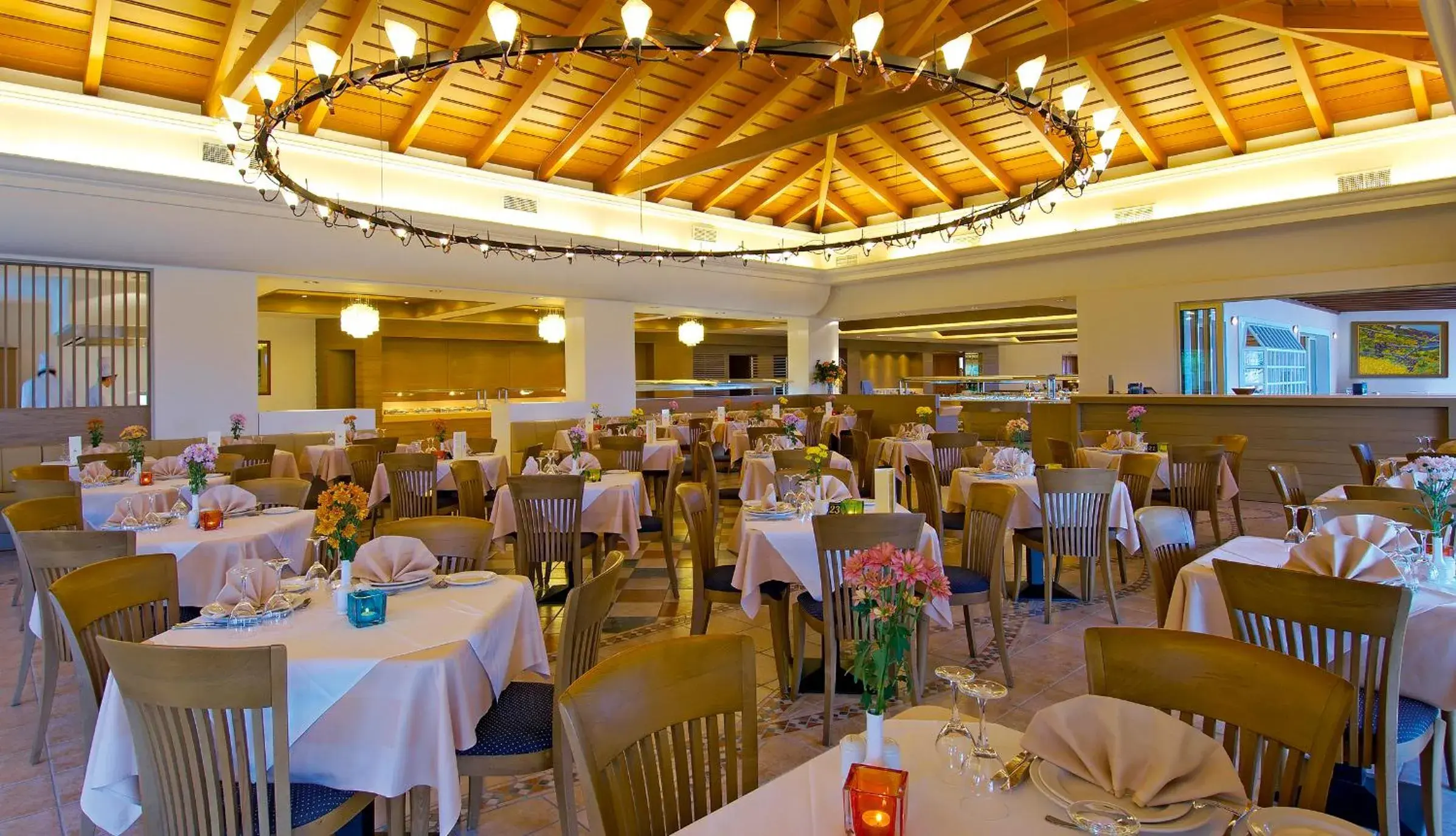 Restaurant/places to eat in Pilot Beach Resort Restaurant/places to eat in Pilot Beach Resort