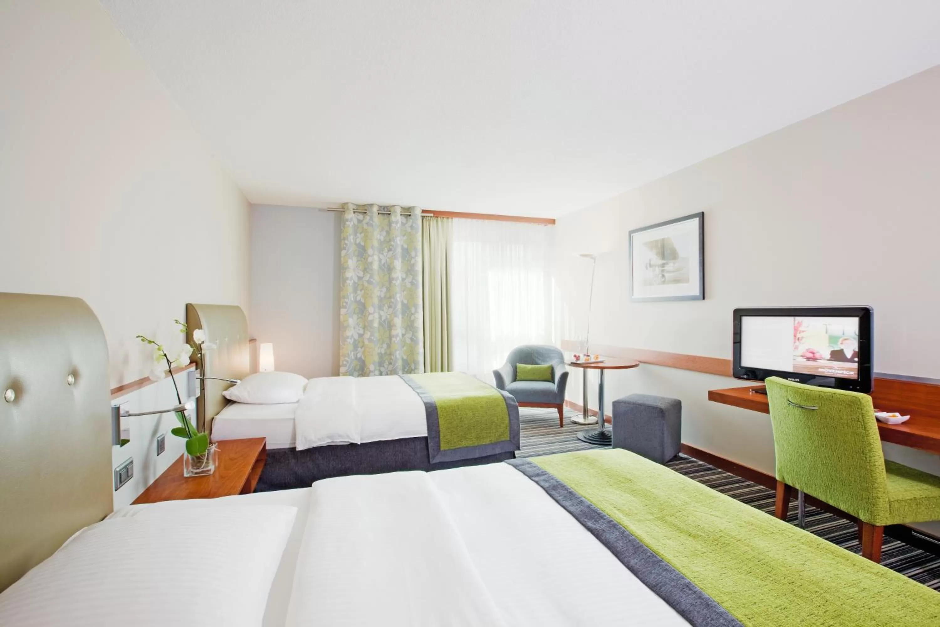 Bed in Mövenpick Hotel Zurich Airport