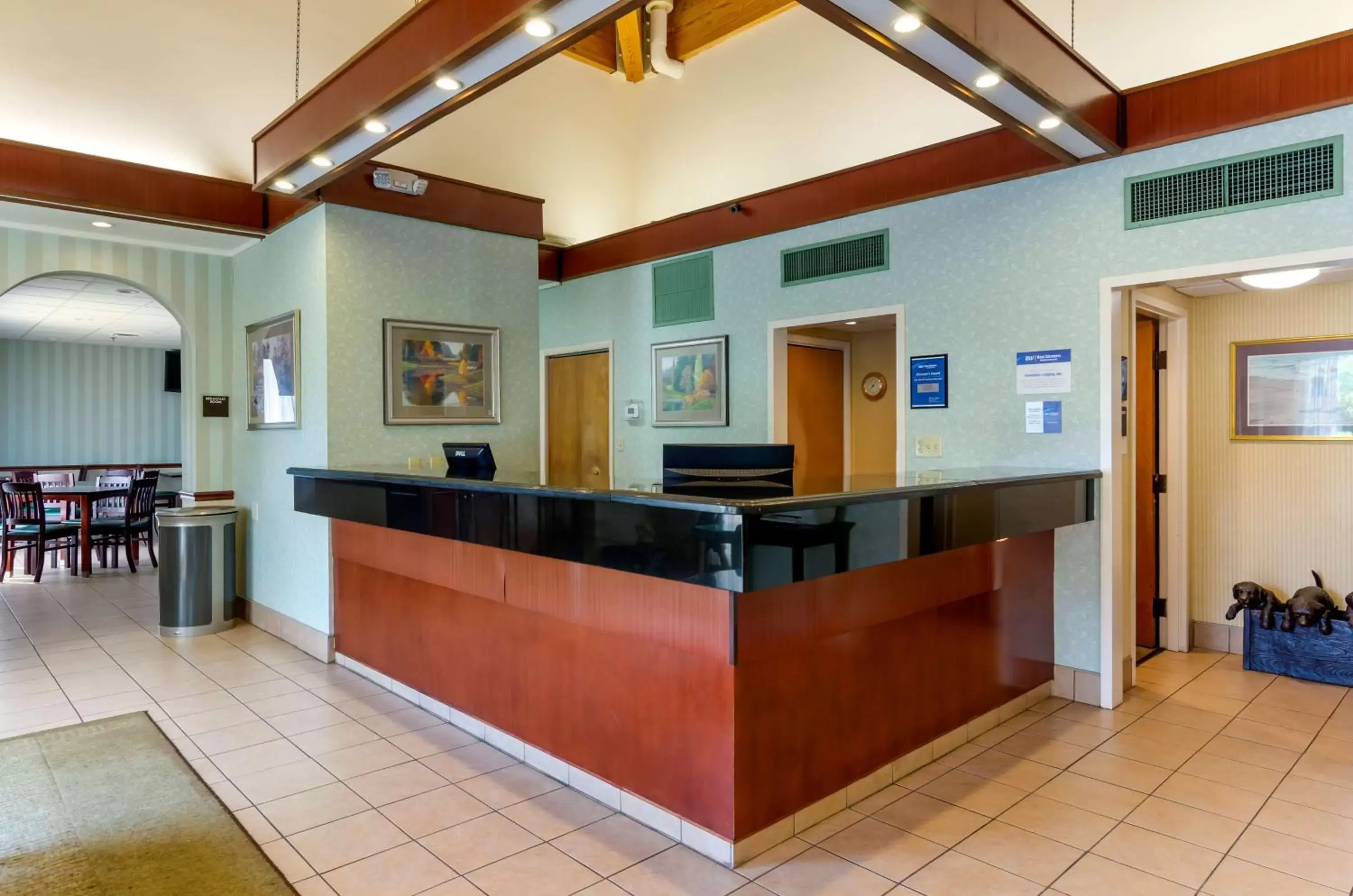 Lobby or reception, Lobby/Reception in Best Western Staunton Inn