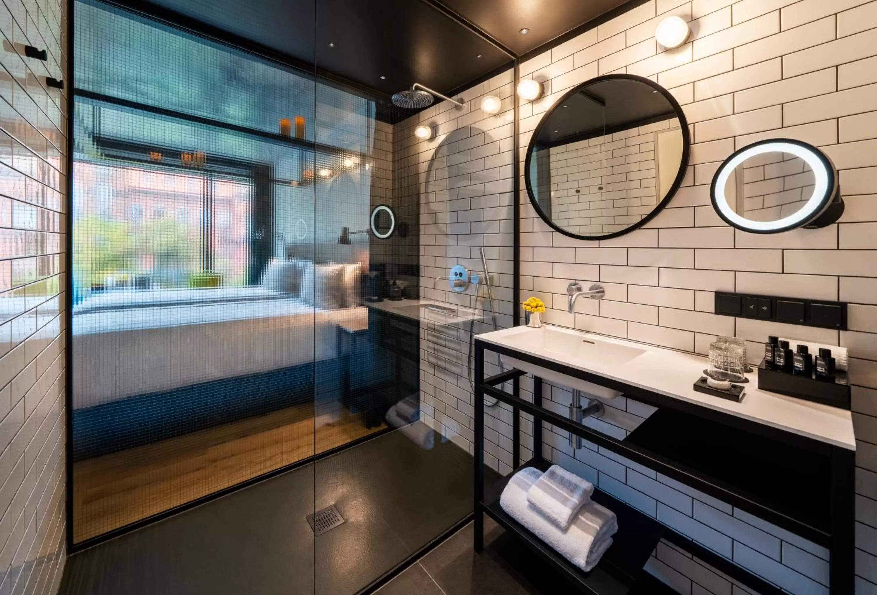 Shower in The Bridge Wroclaw - MGallery