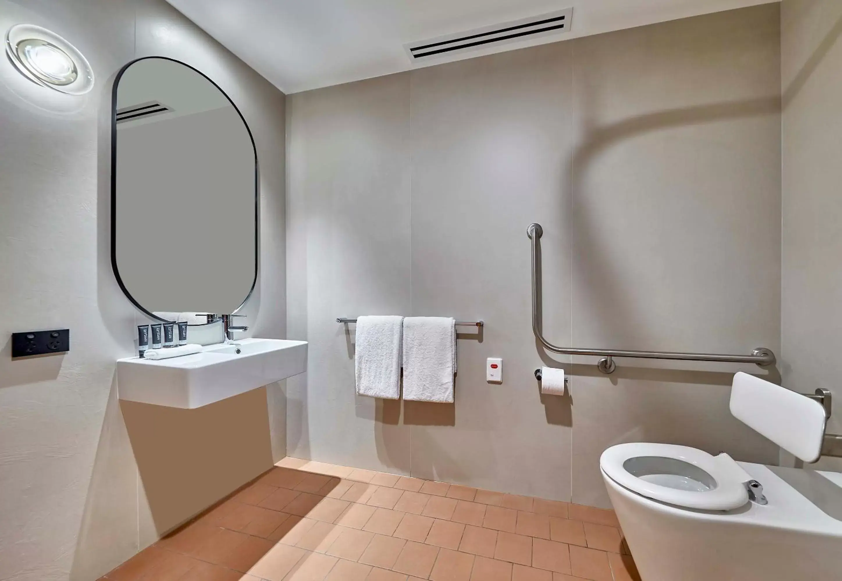 Bathroom in Wonil Hotel Perth - Handwritten Collection Bathroom in Wonil Hotel Perth - Handwritten Collection