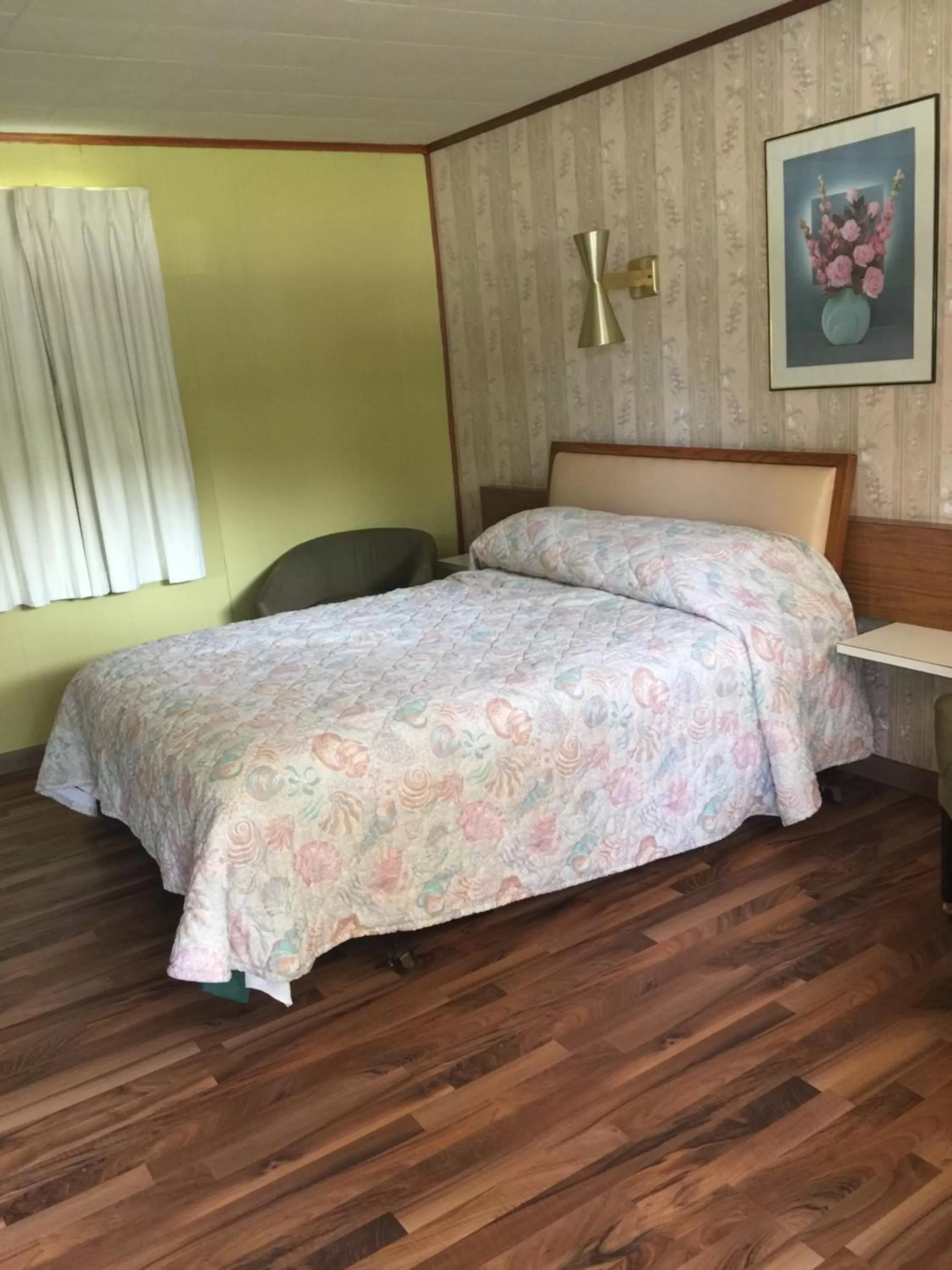 Bed in Melody Motor Lodge