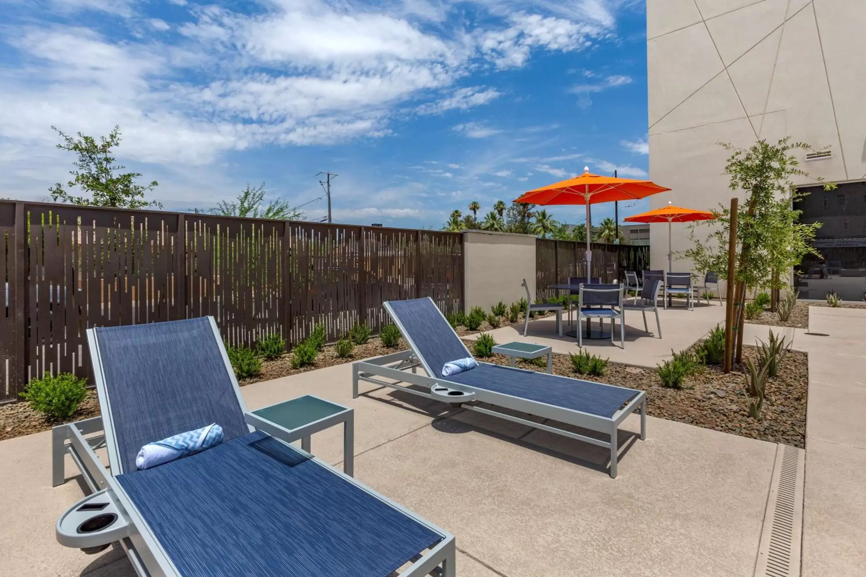 Pool view in Vīb Hotel by Best Western Phoenix - Tempe