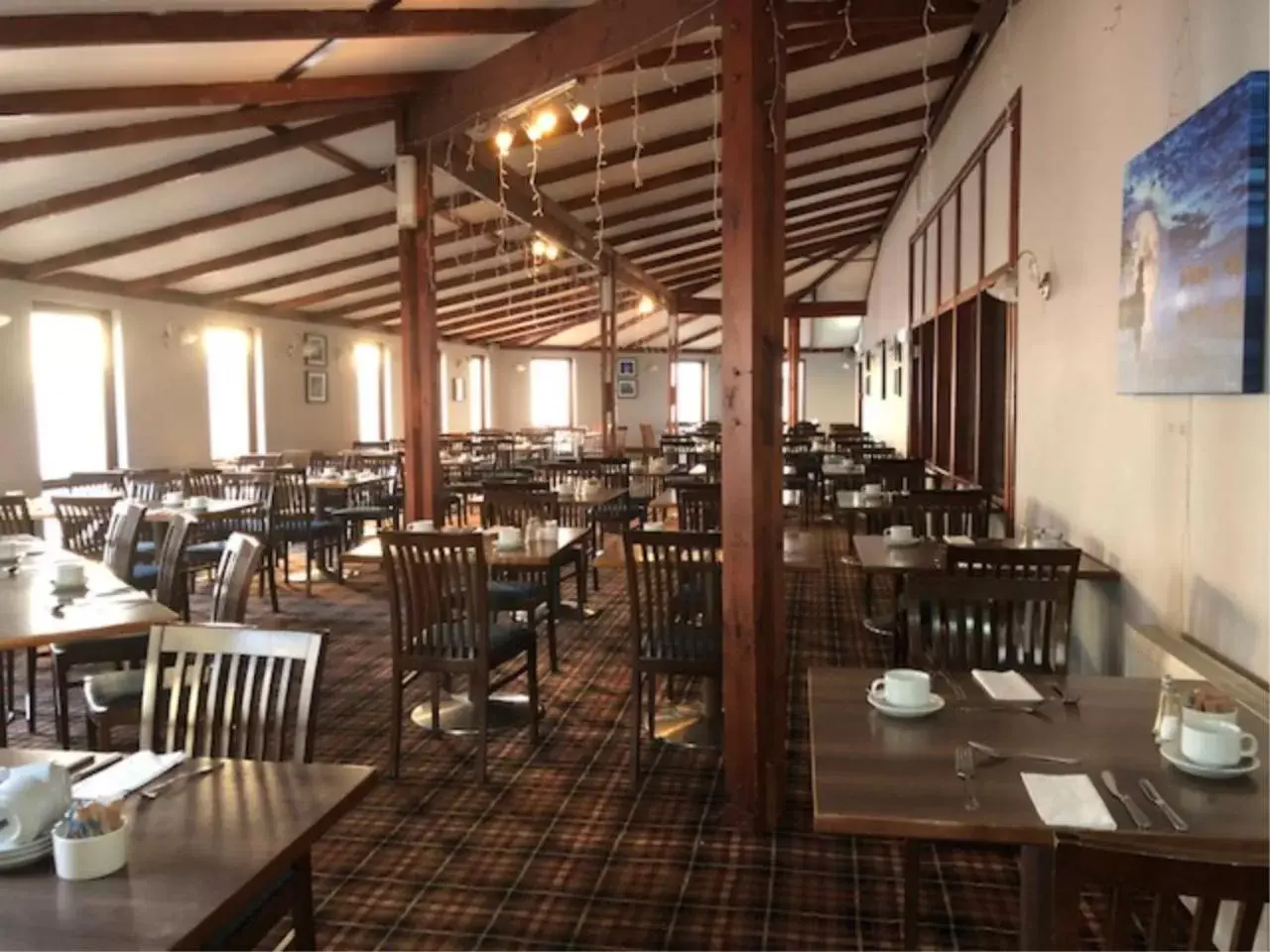 Restaurant/Places to Eat in King Robert Hotel