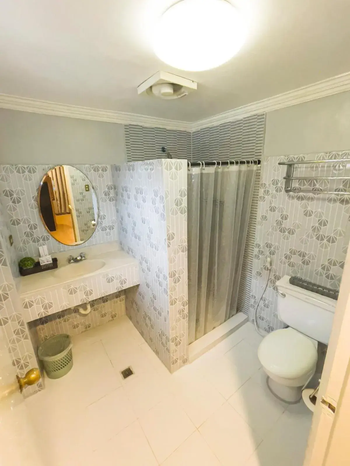 Bathroom in Miramar Hotel