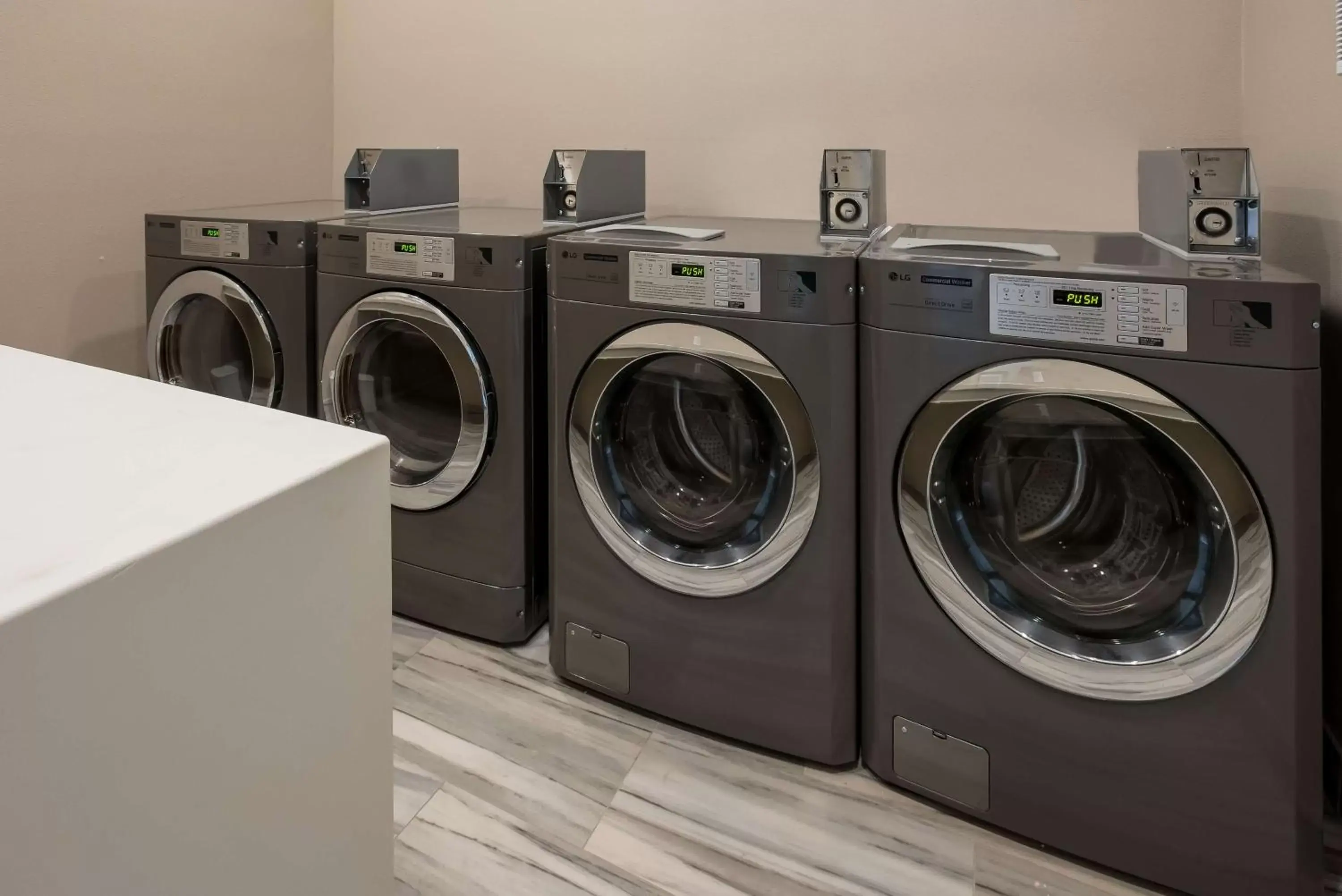 Property building in Best Western La Place Inn Property building in Best Western La Place Inn