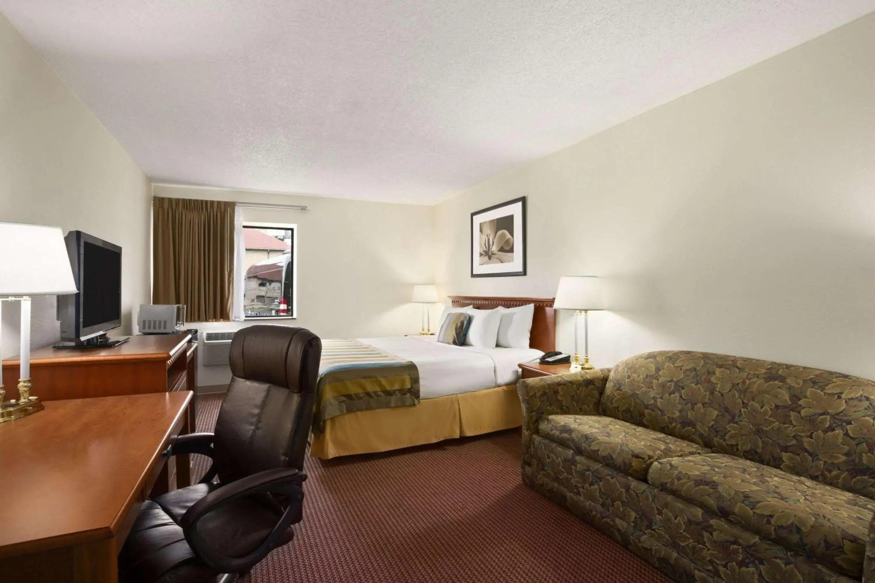 Photo of the whole room in Days Inn by Wyndham Middletown