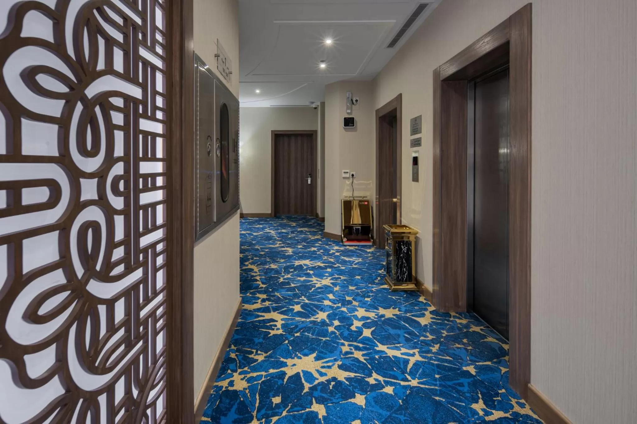 Property building in Gladiolus Hotel