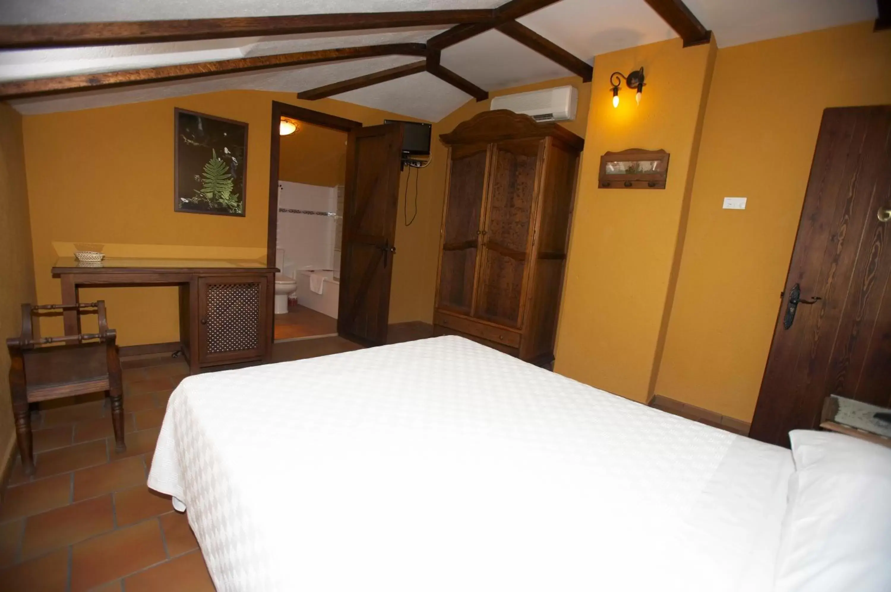 Photo of the whole room, Bed in Hotel Posada San Antonio