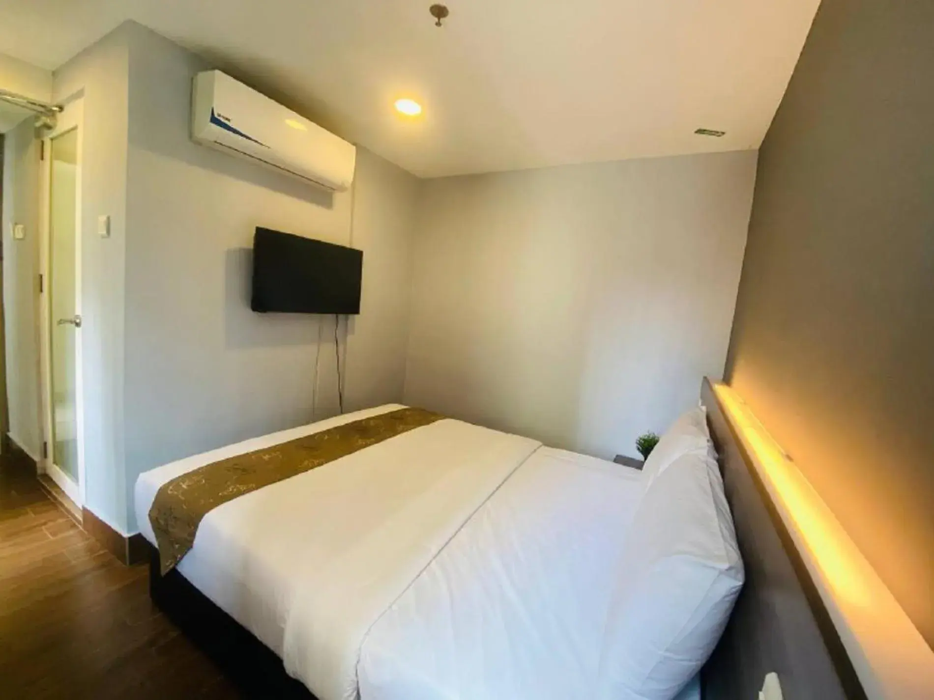 Bedroom, Bed in Asia Like Boutique Hotel