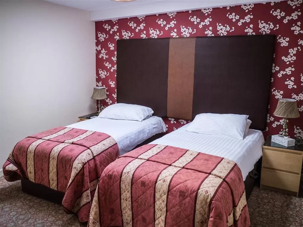 Bedroom in The Golf Tavern