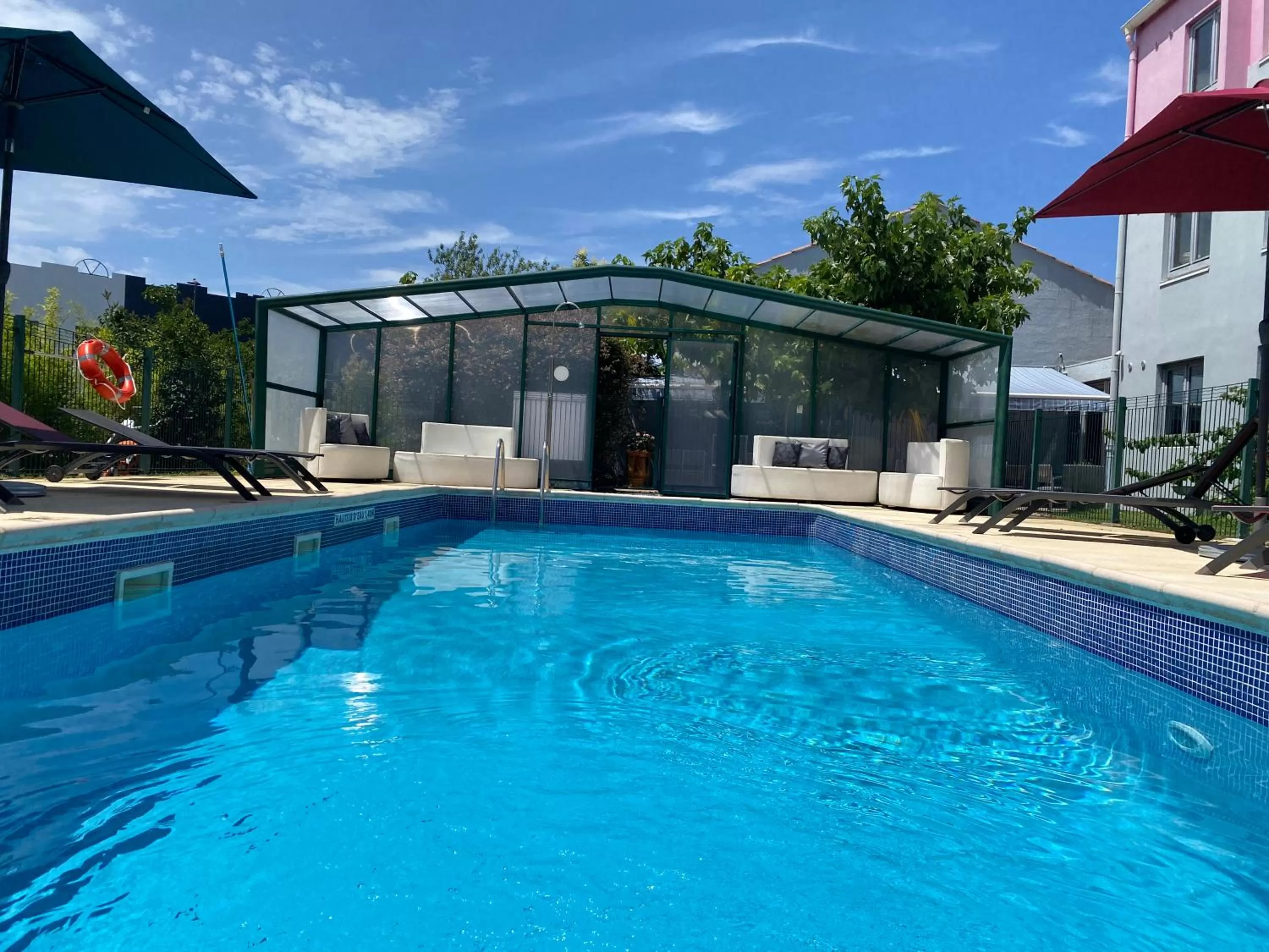 Pool view in Kyriad Montpellier Aéroport - Gare Sud de France