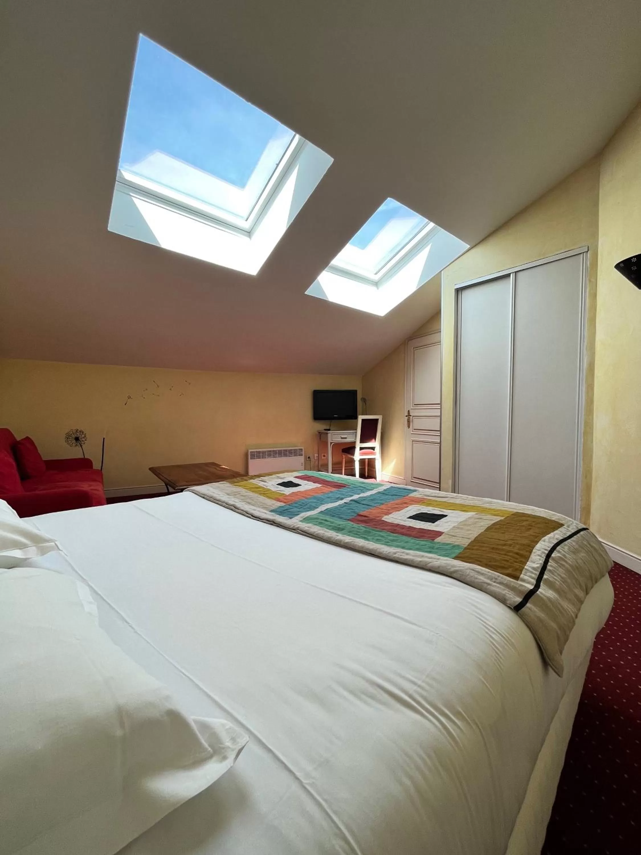 Bed in Hôtel l'Arena