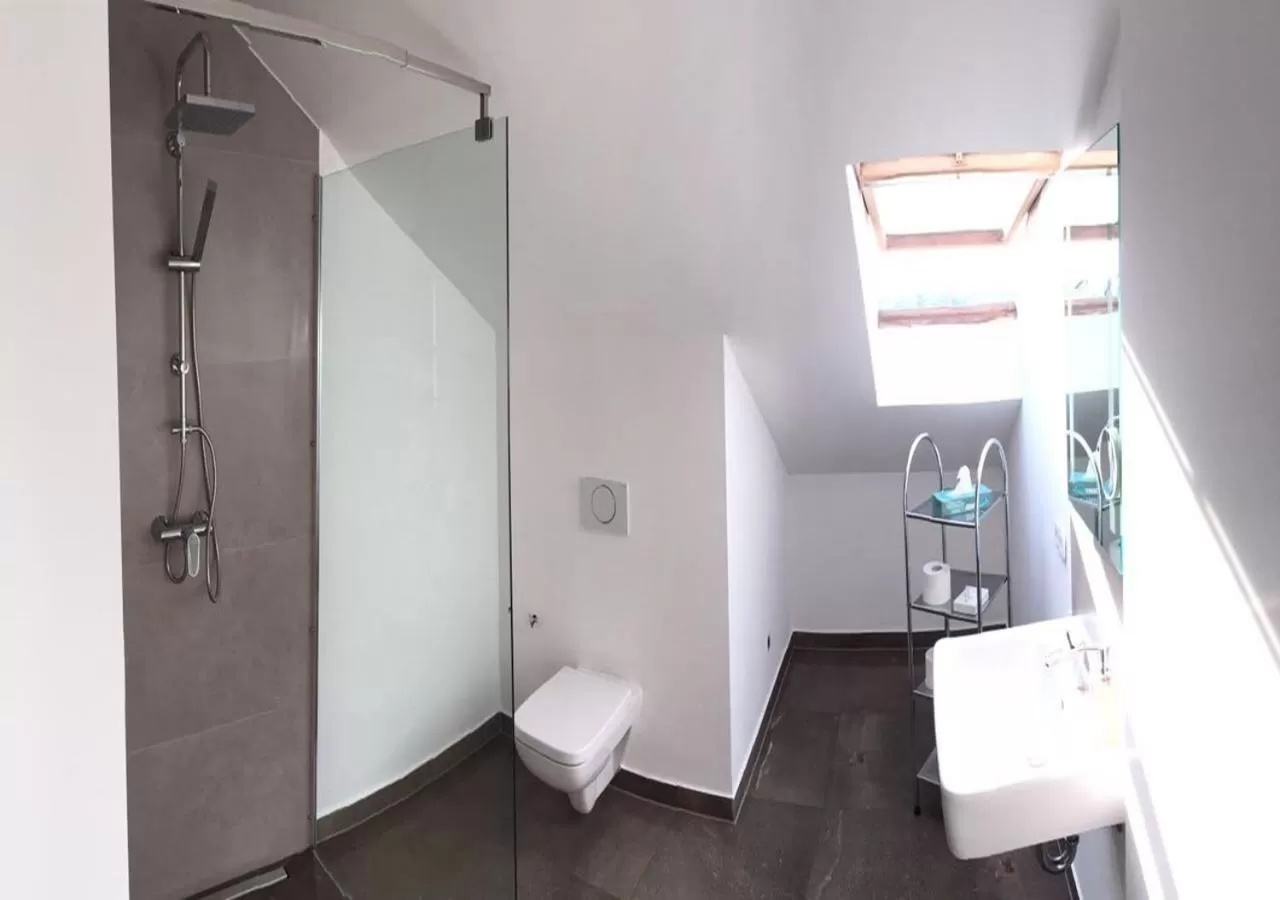 Toilet in Hotel via City Leipzig Mitte