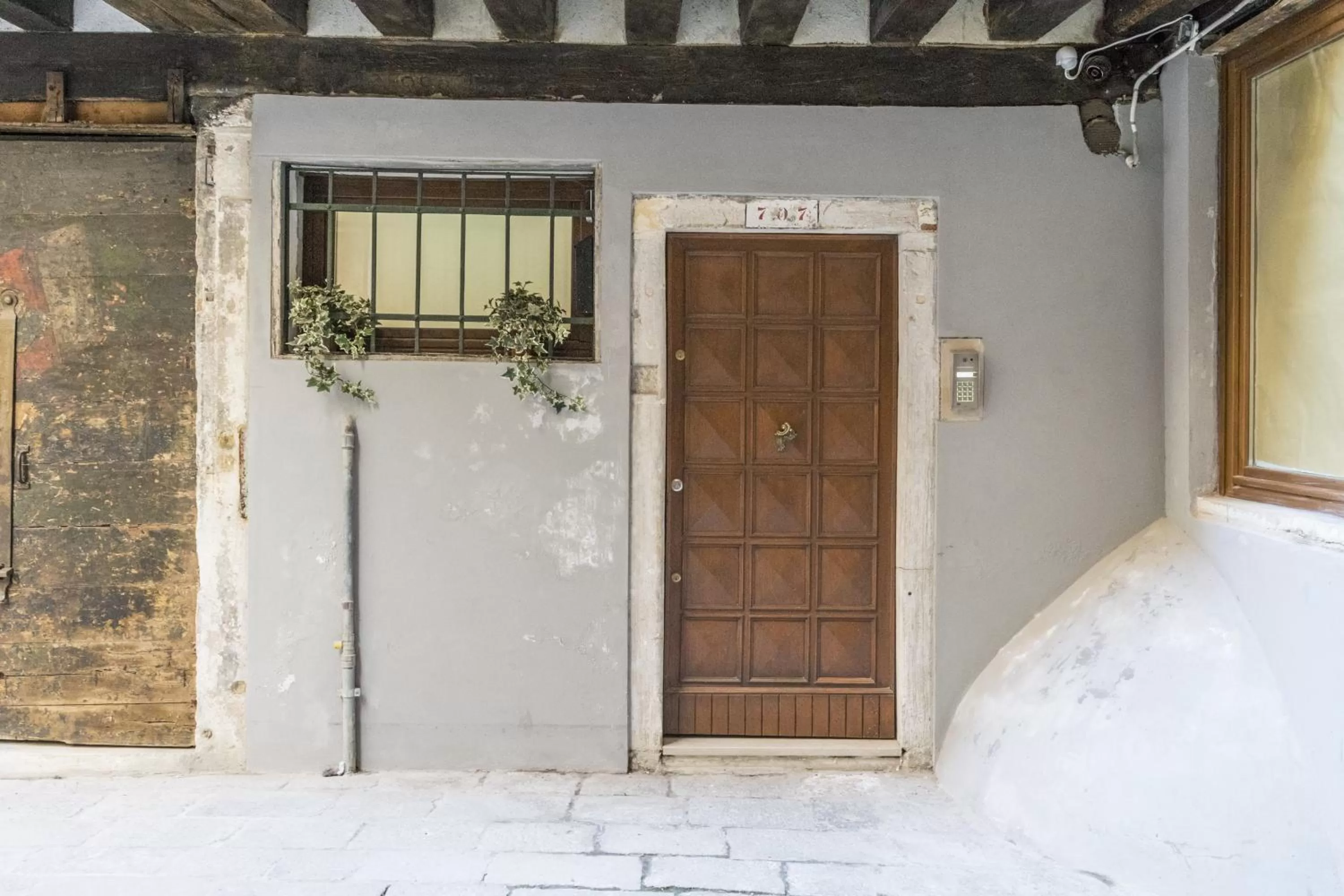 Facade/entrance in Rialto Suite 707