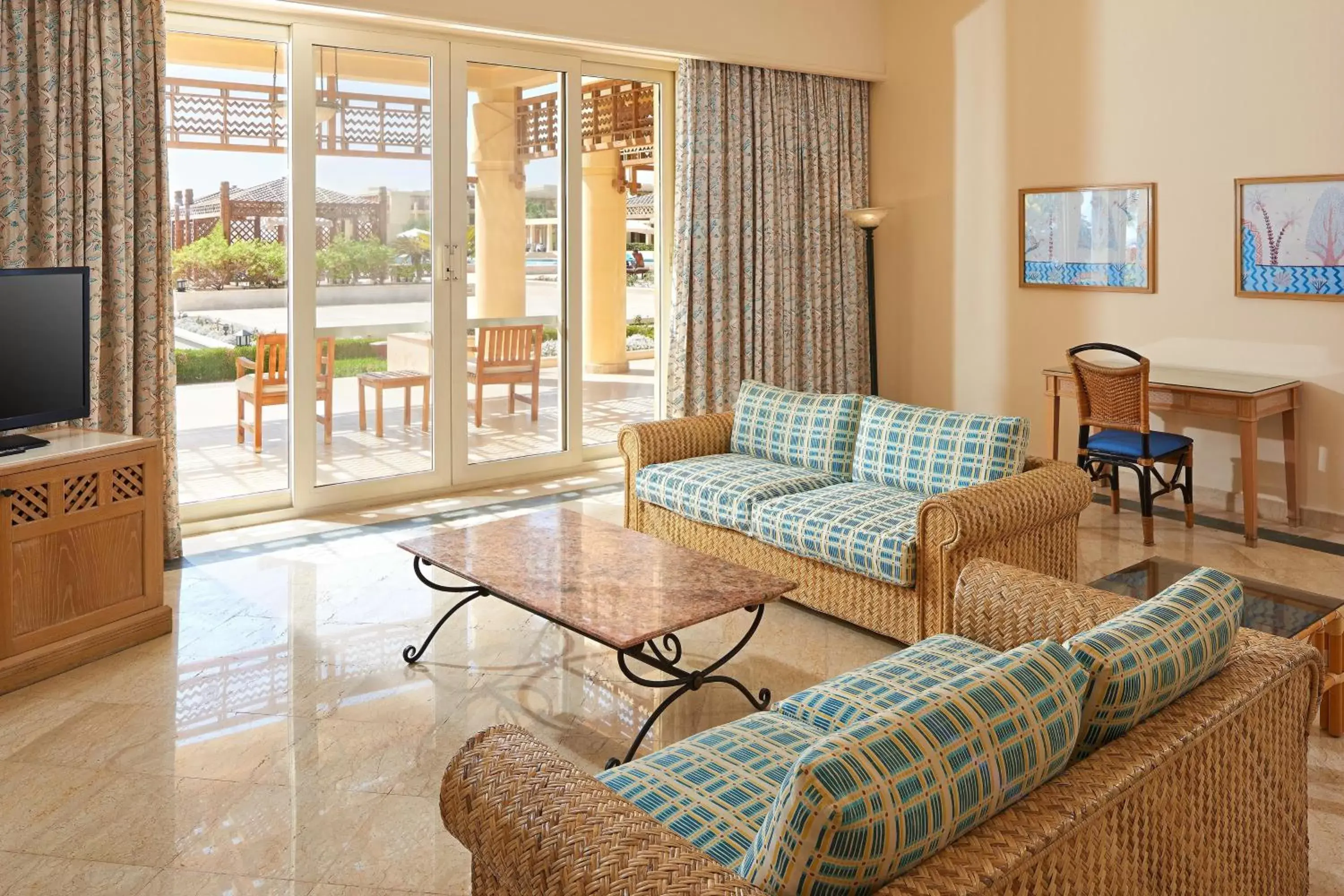 Living room, Seating Area in Sheraton Soma Bay Resort