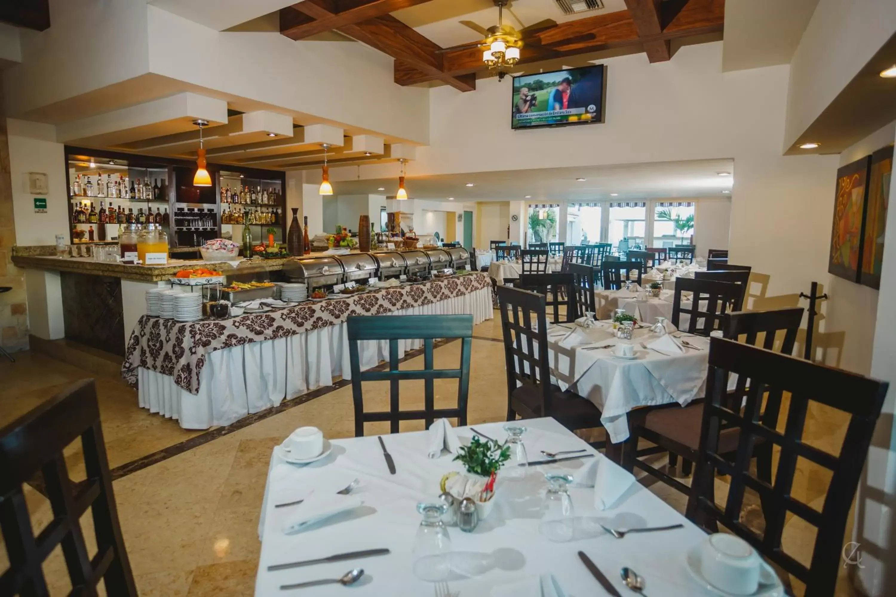 Buffet breakfast, Restaurant/Places to Eat in Best Western Hotel Posada Freeman Zona Dorada