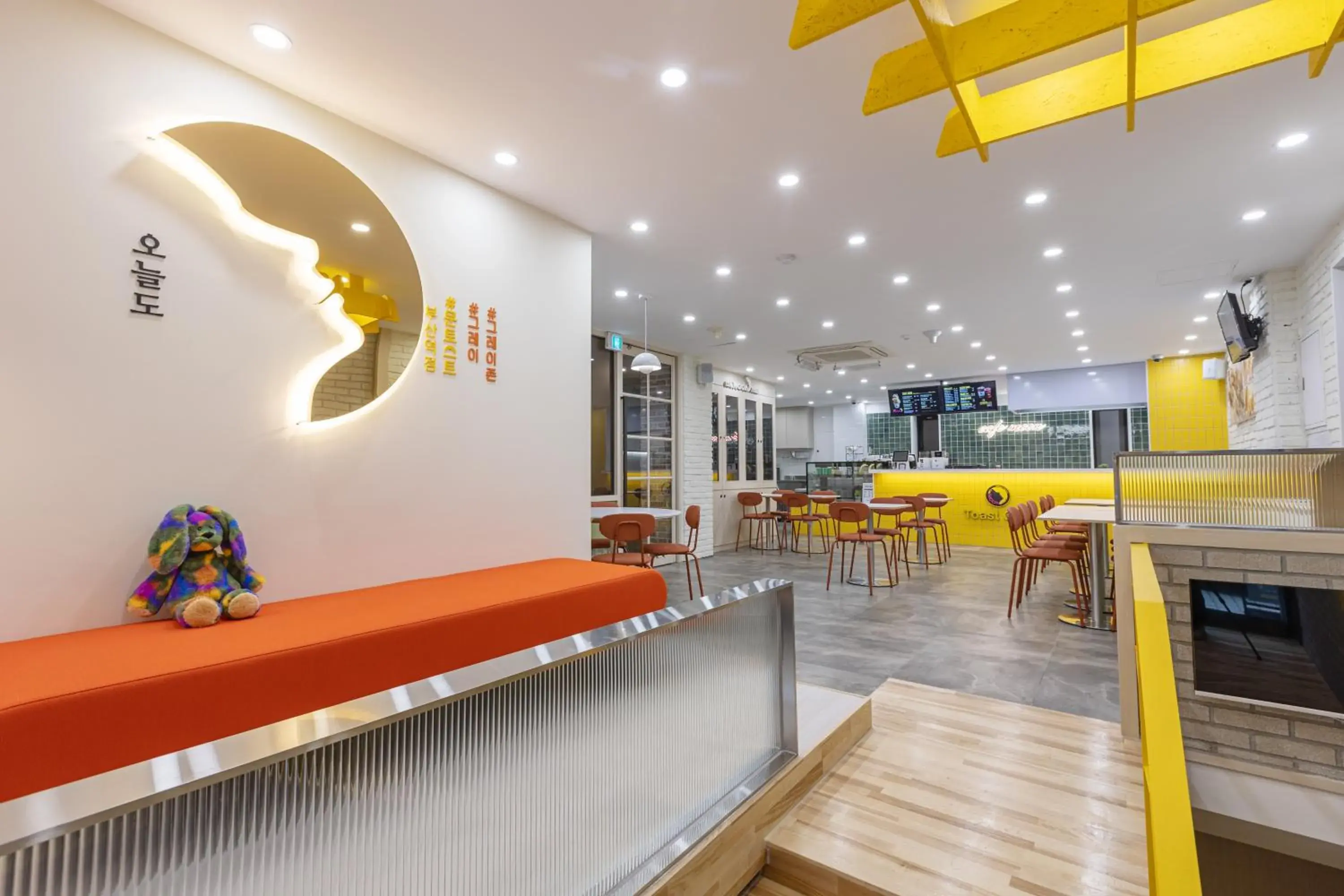 Property building in Hotel Gray Property building in Hotel Gray