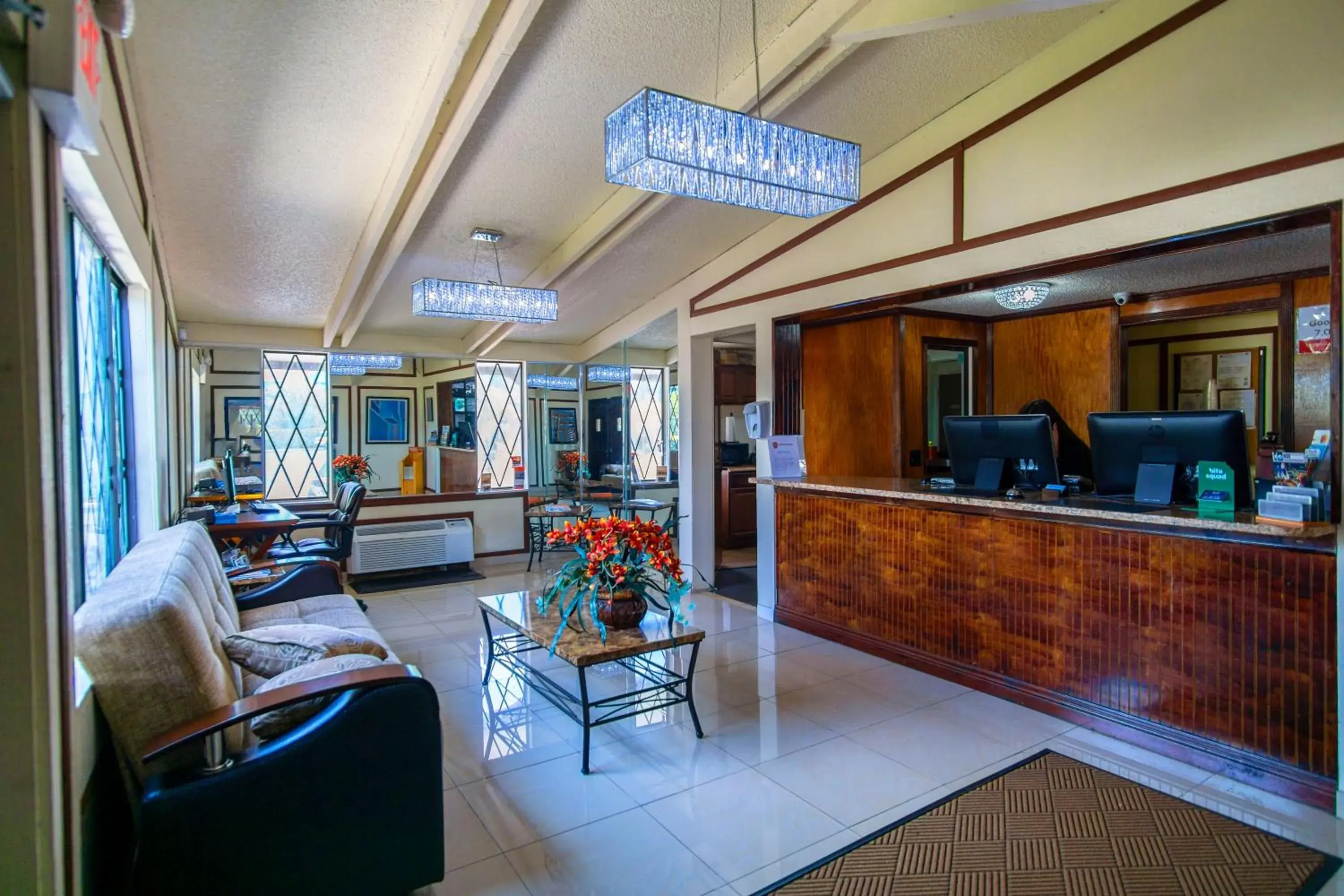 Lobby or reception, Lobby/Reception in Spinnaker Inn of Naples