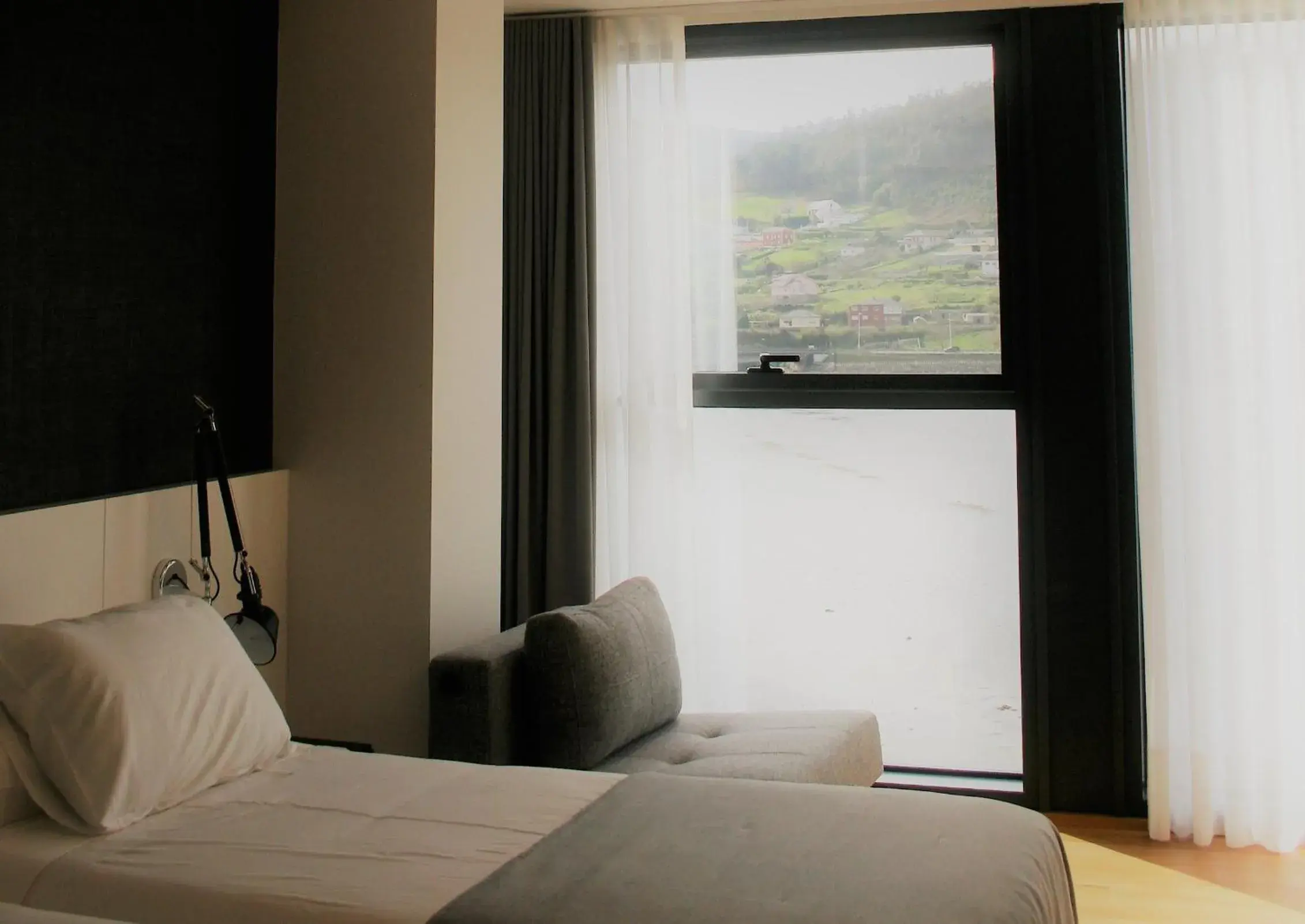 Photo of the whole room, Bed in Viveiro Urban Hotel