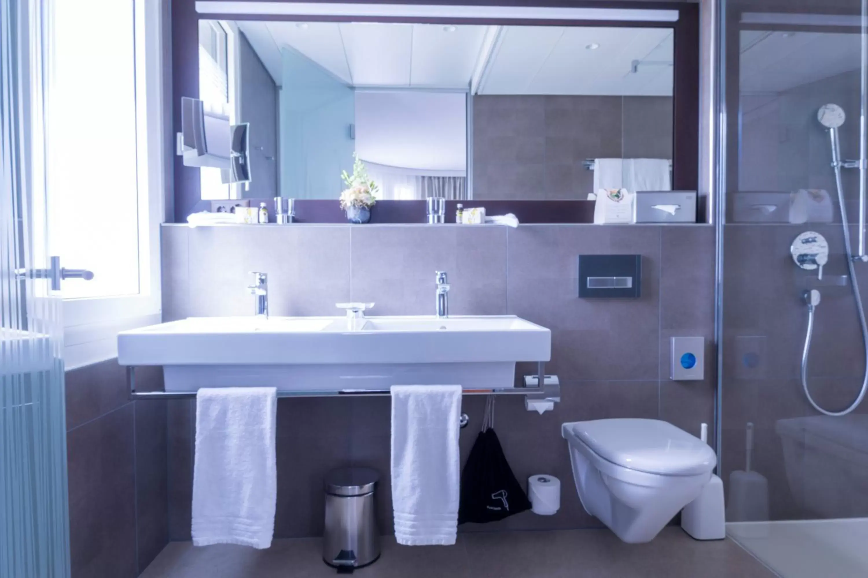 Shower, Bathroom in Hotel Krone Unterstrass