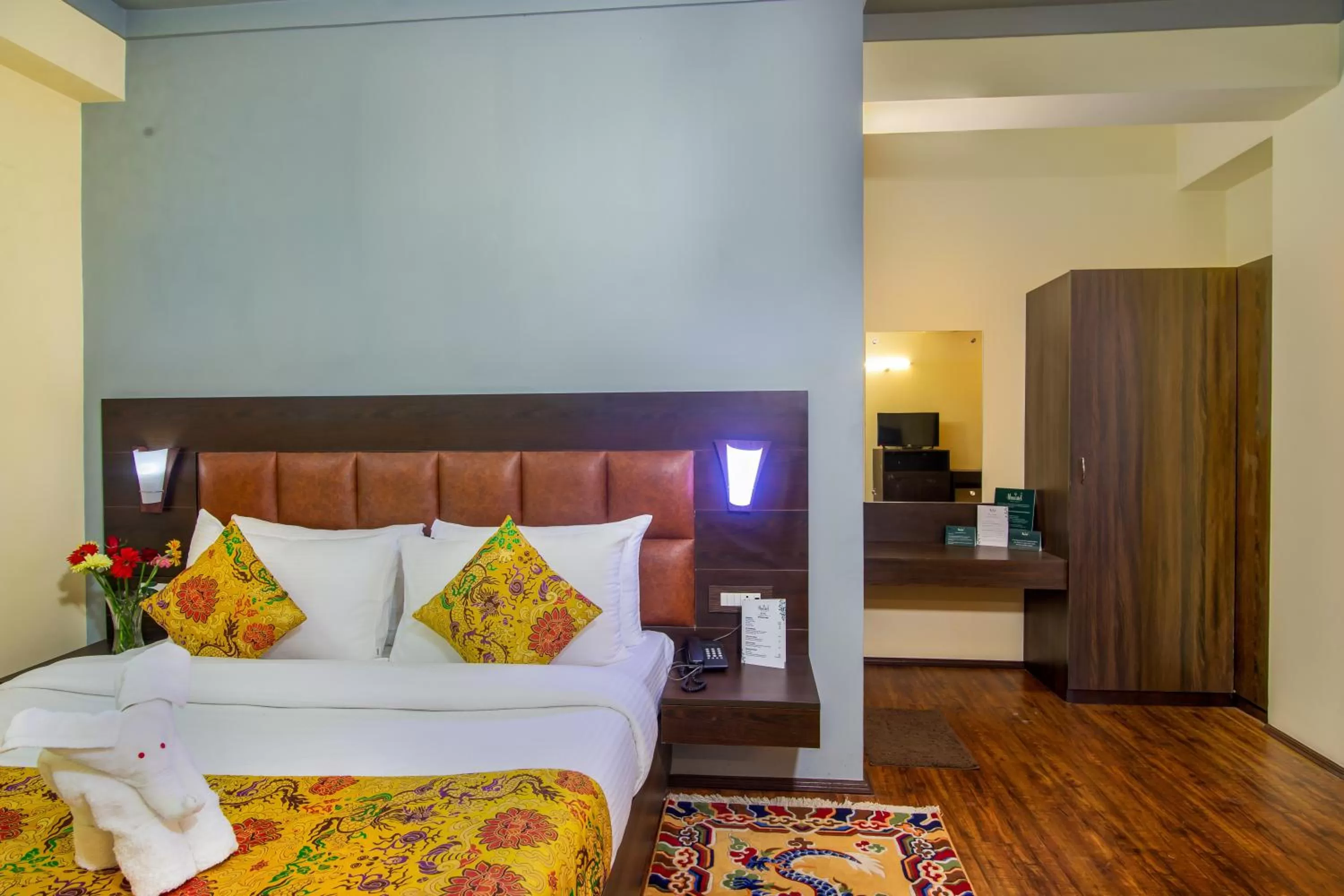 Bedroom, Bed in Muscatel Grand Silkroute - 300 Mts from MG Marg