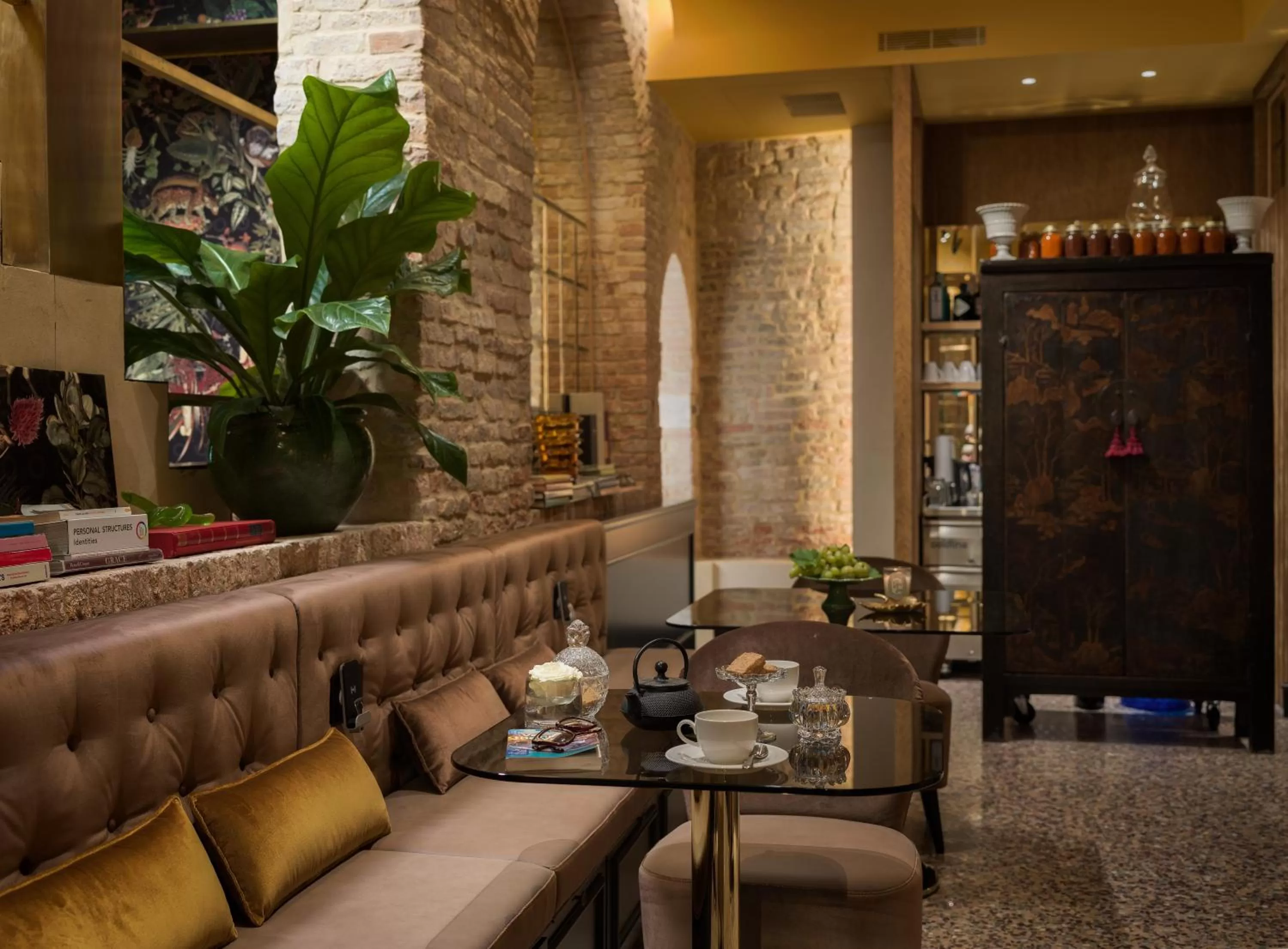 Seating area in Madama Garden Retreat