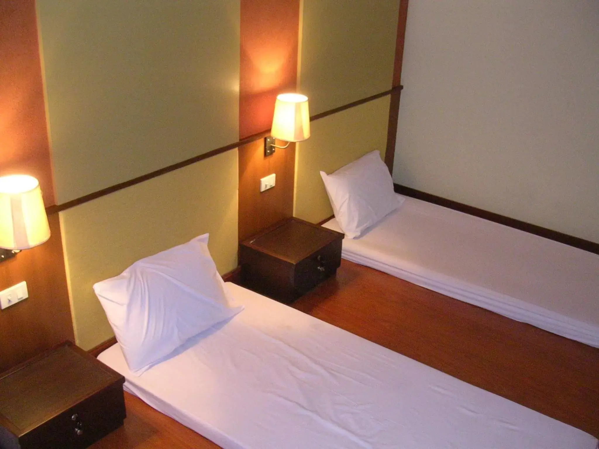 Area and facilities, Bed in Hatyai Golden Crown Hotel
