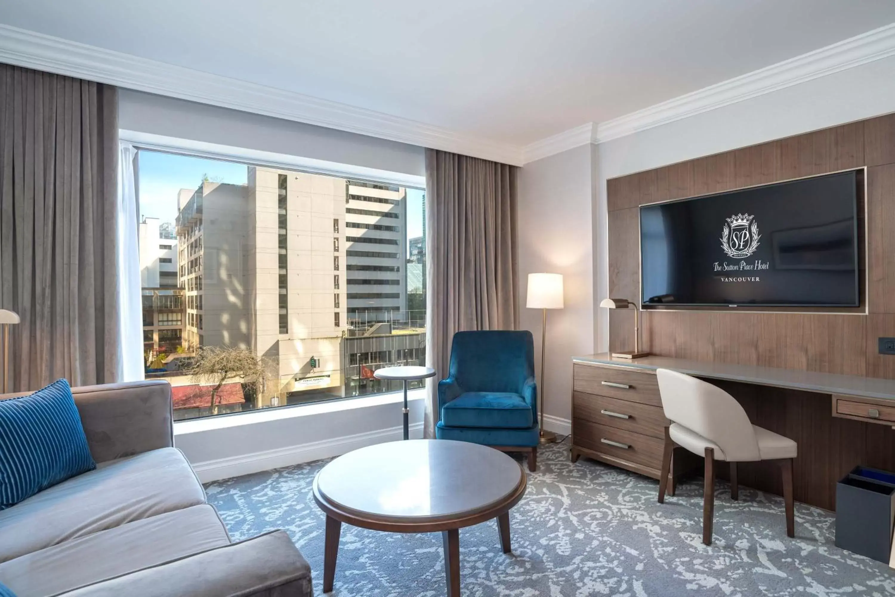 Living room, Seating Area in The Sutton Place Hotel Vancouver