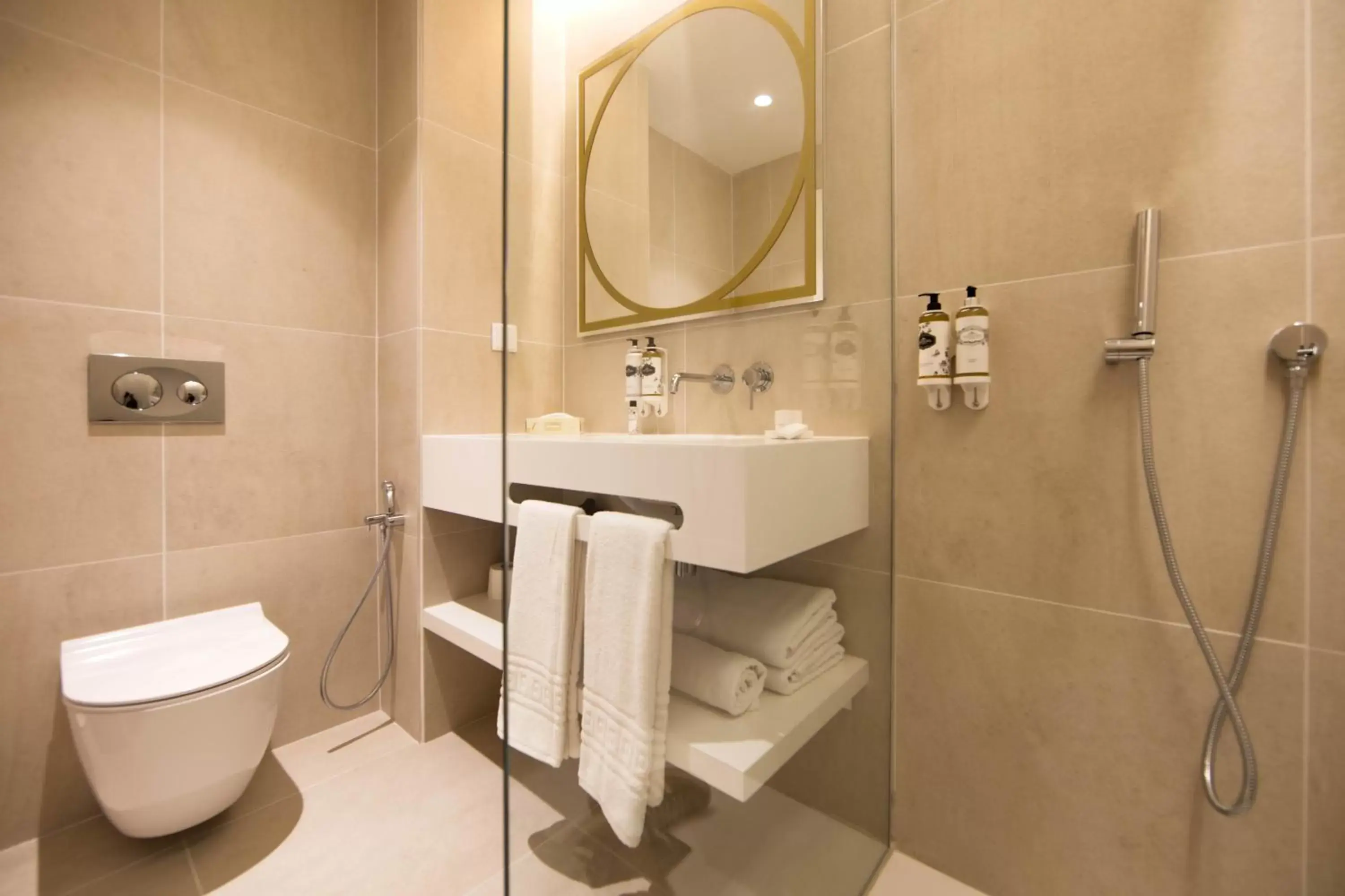 Toilet, Bathroom in Sines Sea View Business & Leisure Hotel