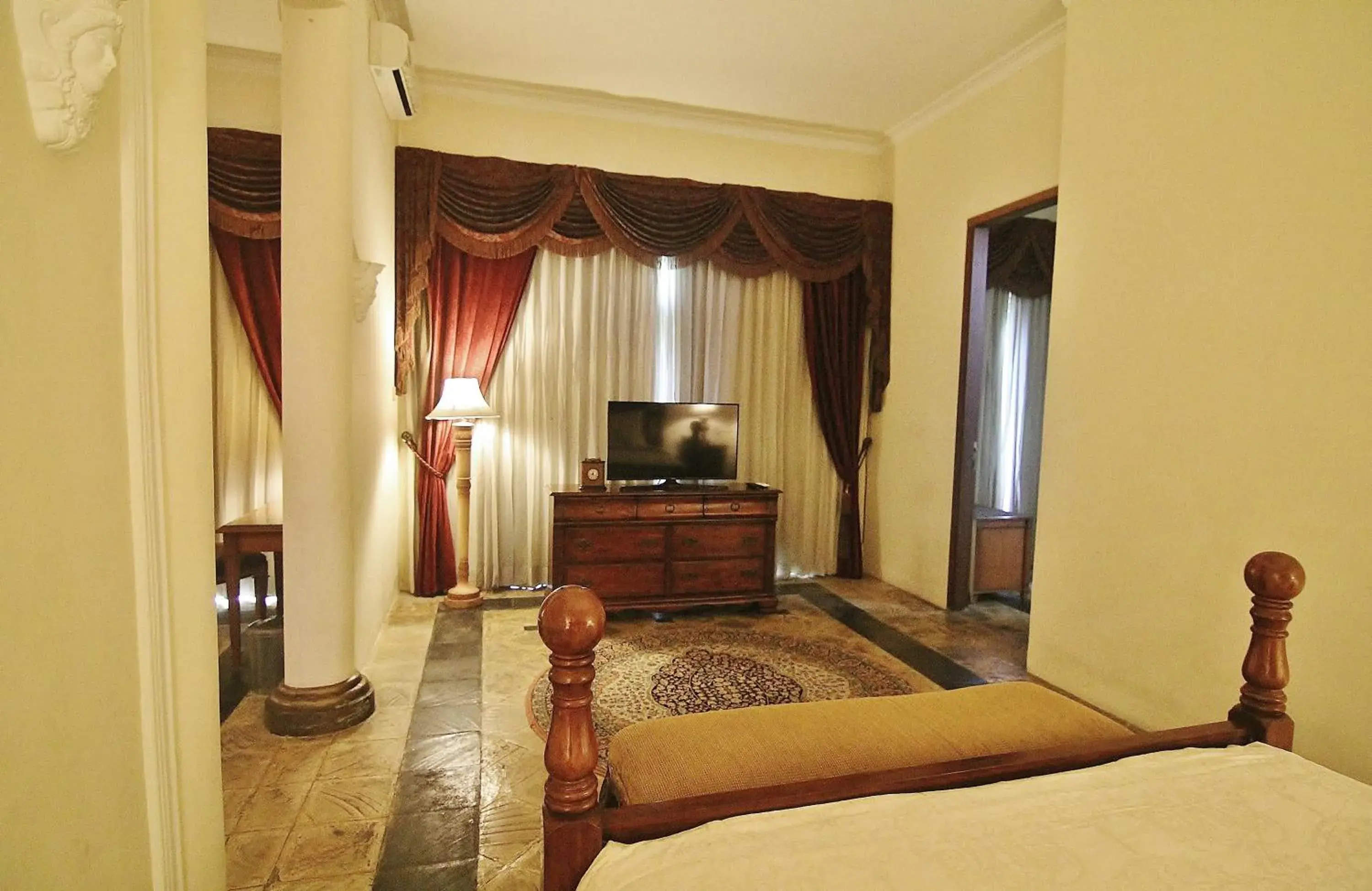 Bed, Seating Area in Sarasvati Borobudur