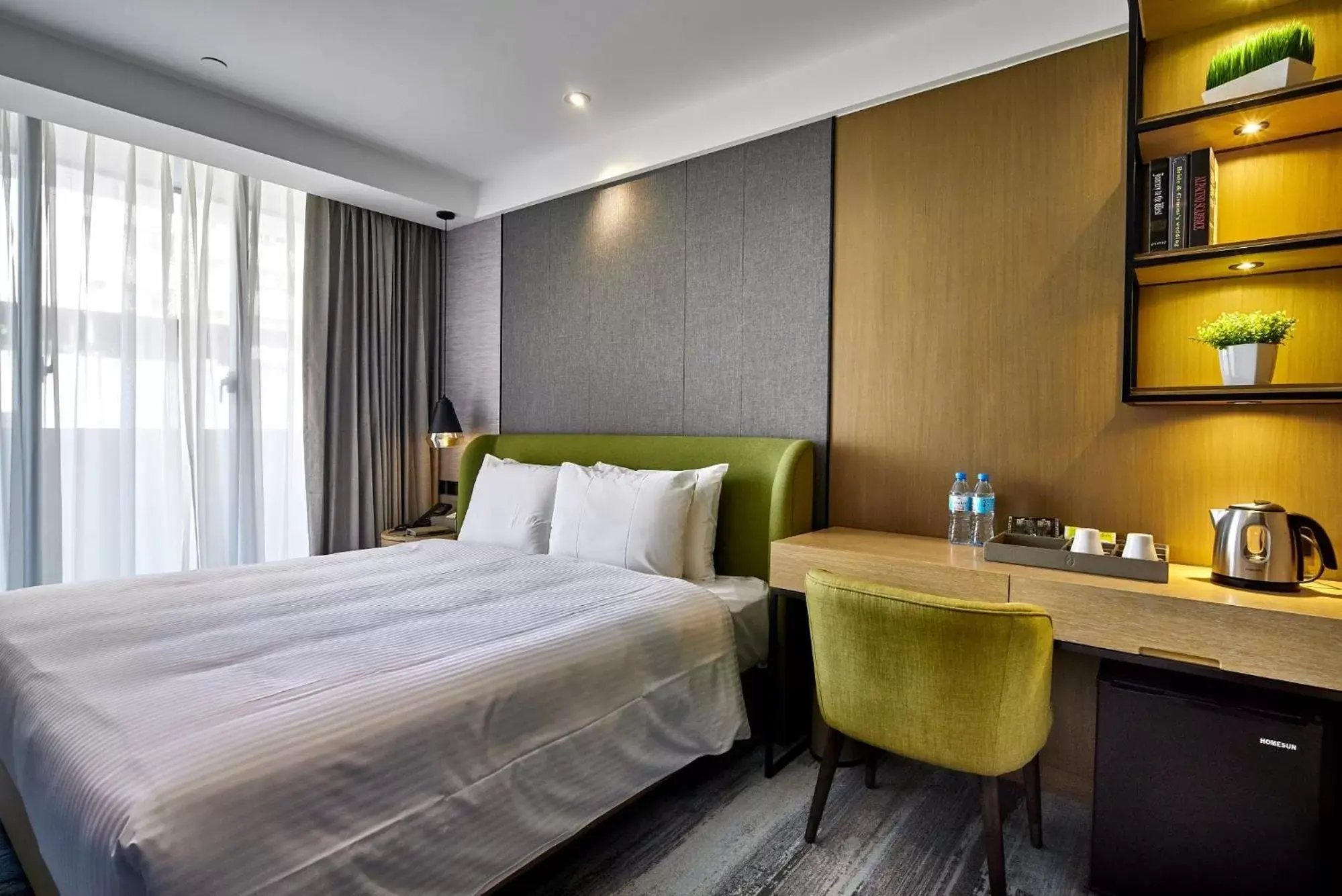 Seating area, Bed in Harbour 10 Hotel