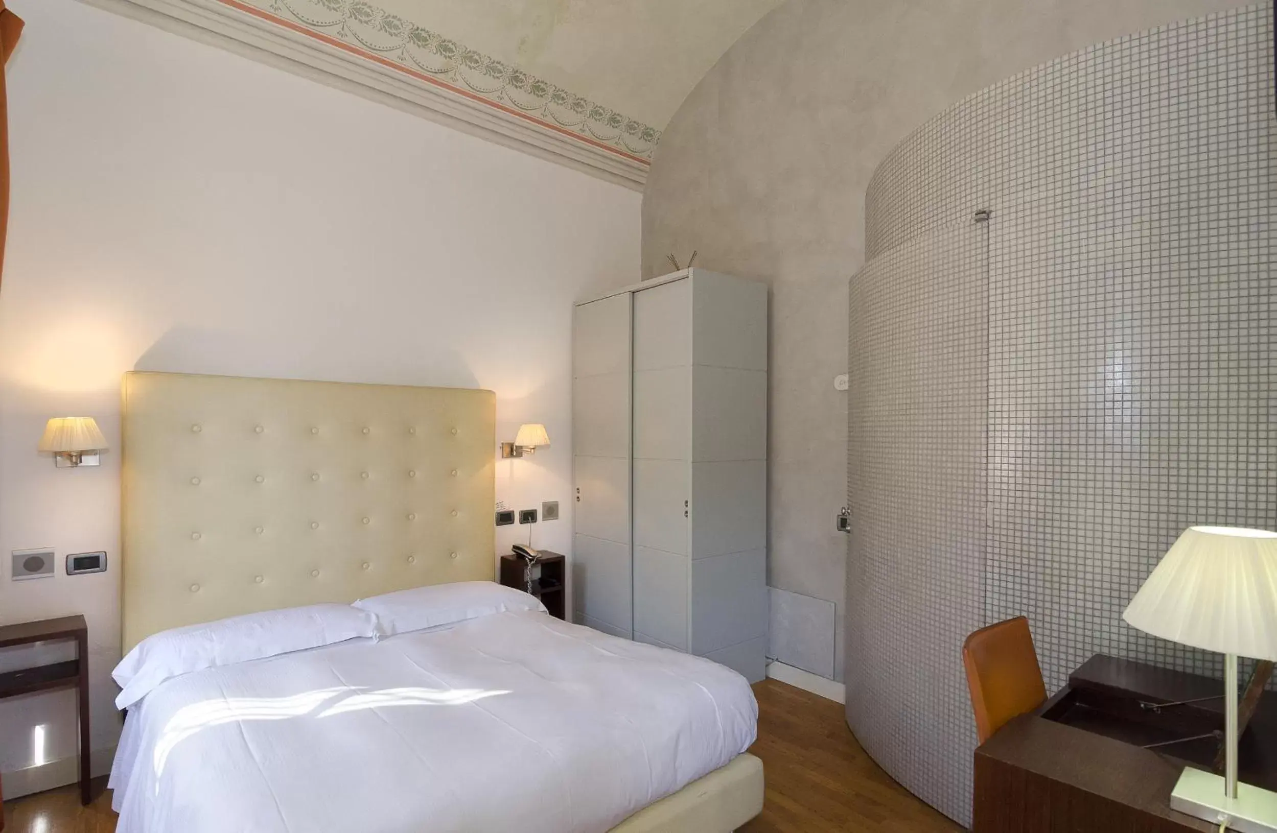 Bed in Hotel Novecento