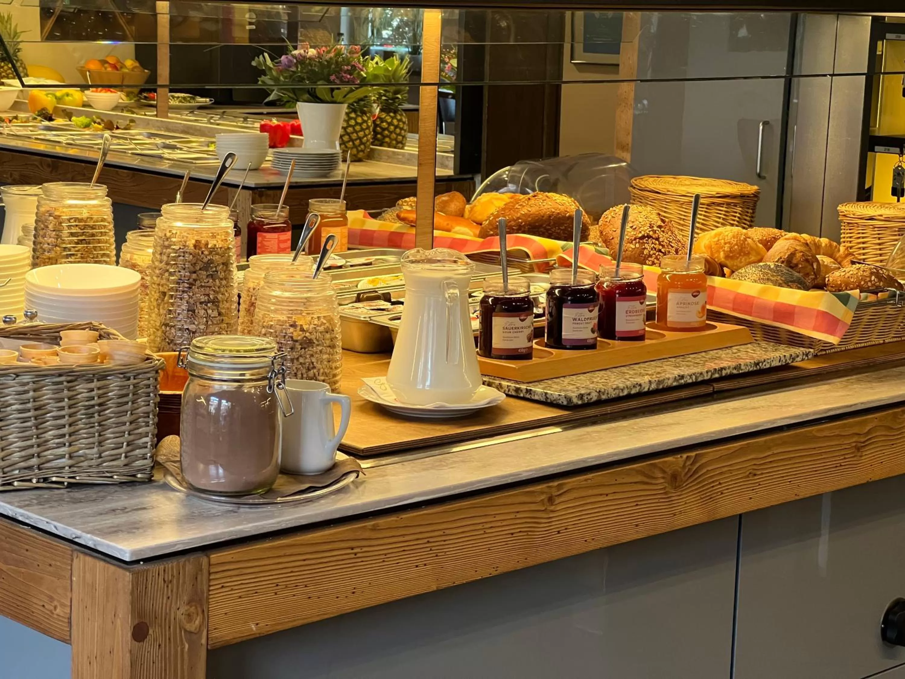 Buffet breakfast in Hotel Ammerländer Hof