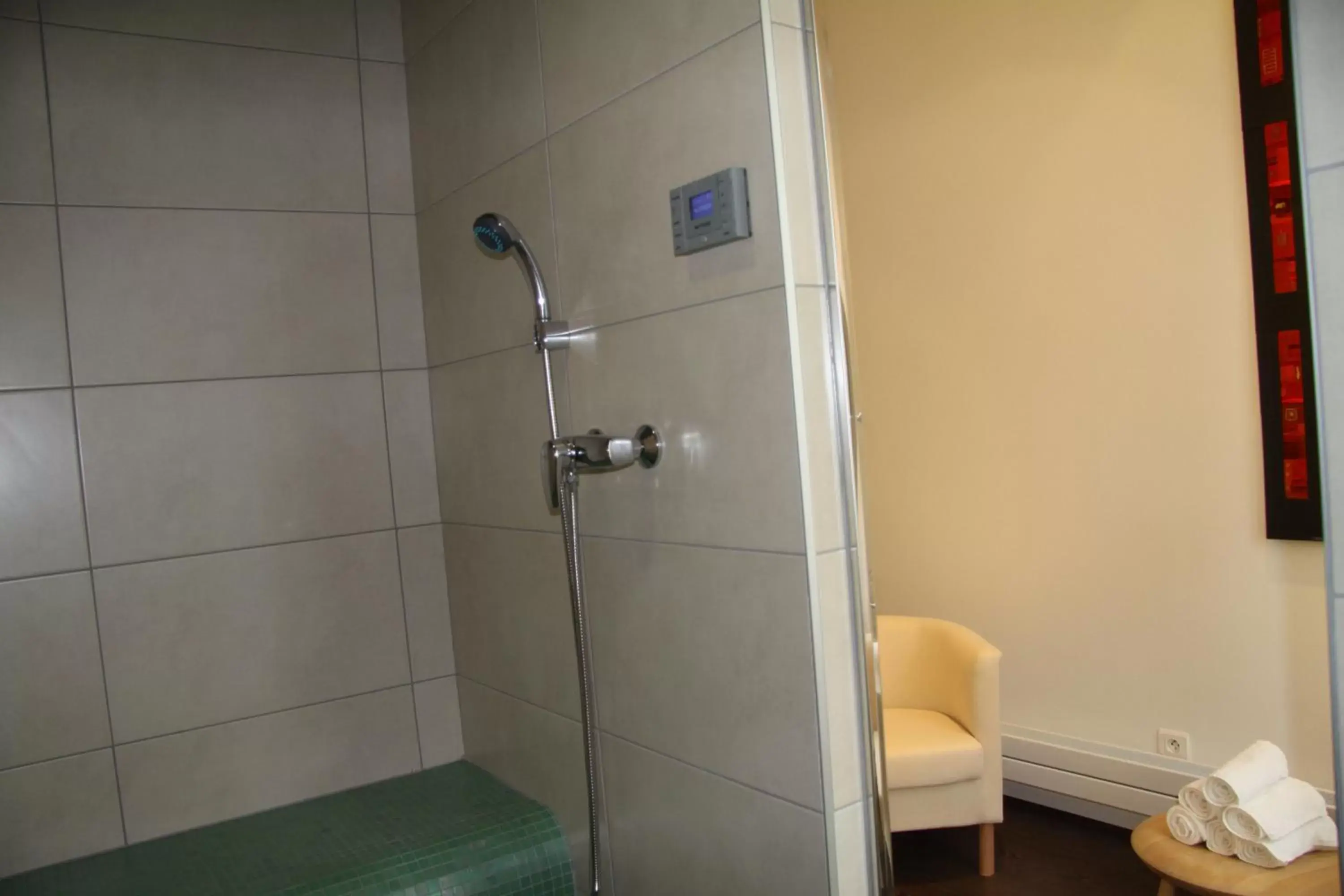 Spa and wellness centre/facilities, Bathroom in Chambre D'hôtes Les Epicuriens
