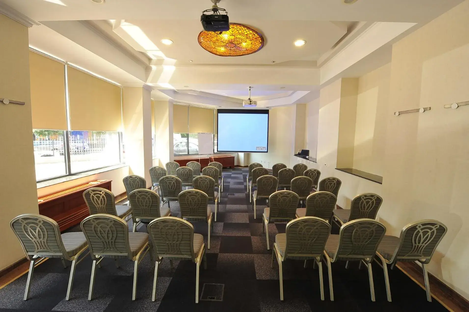 Business facilities in Crystal Palace Hotel