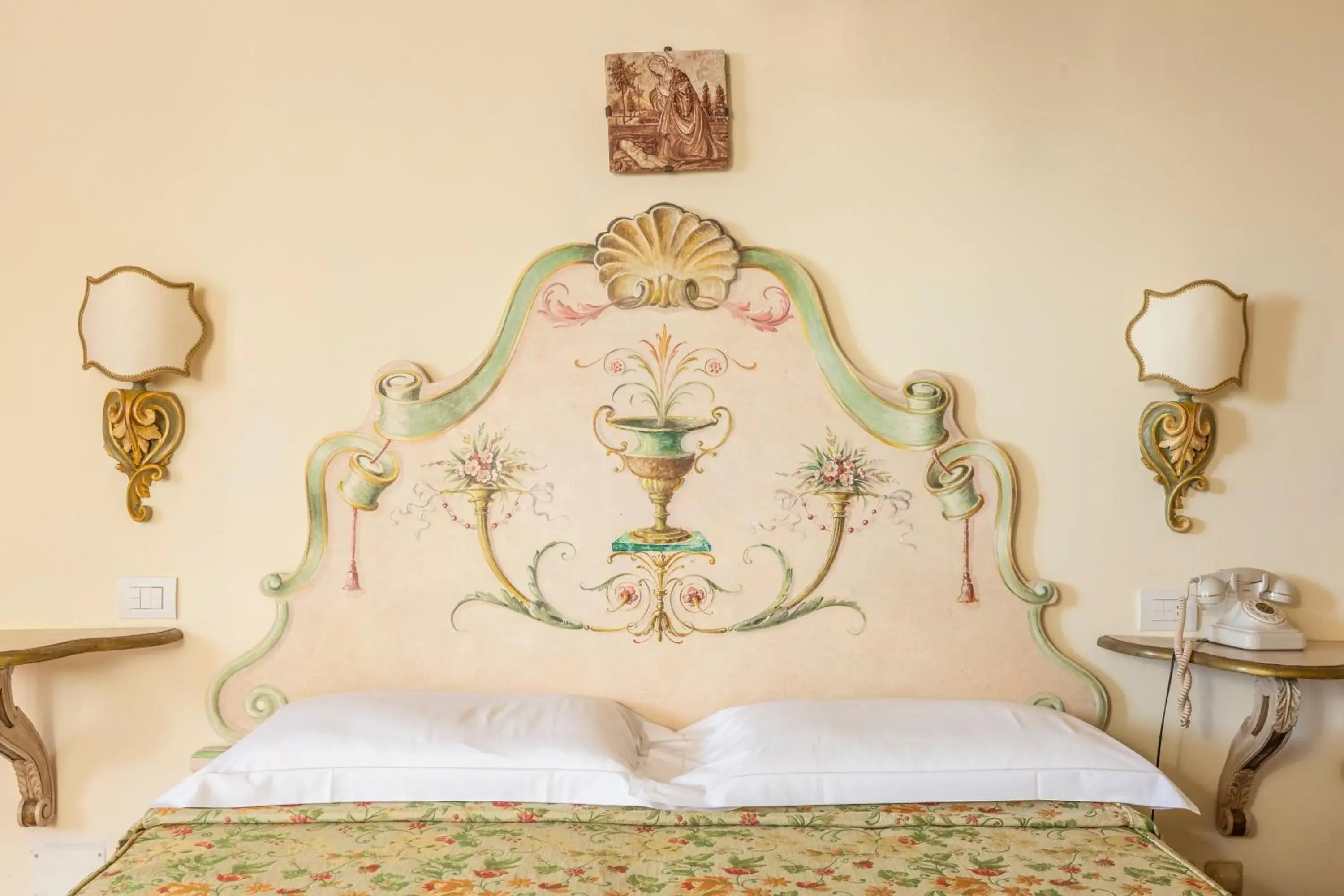 Decorative detail, Bed in Hotel San Michele