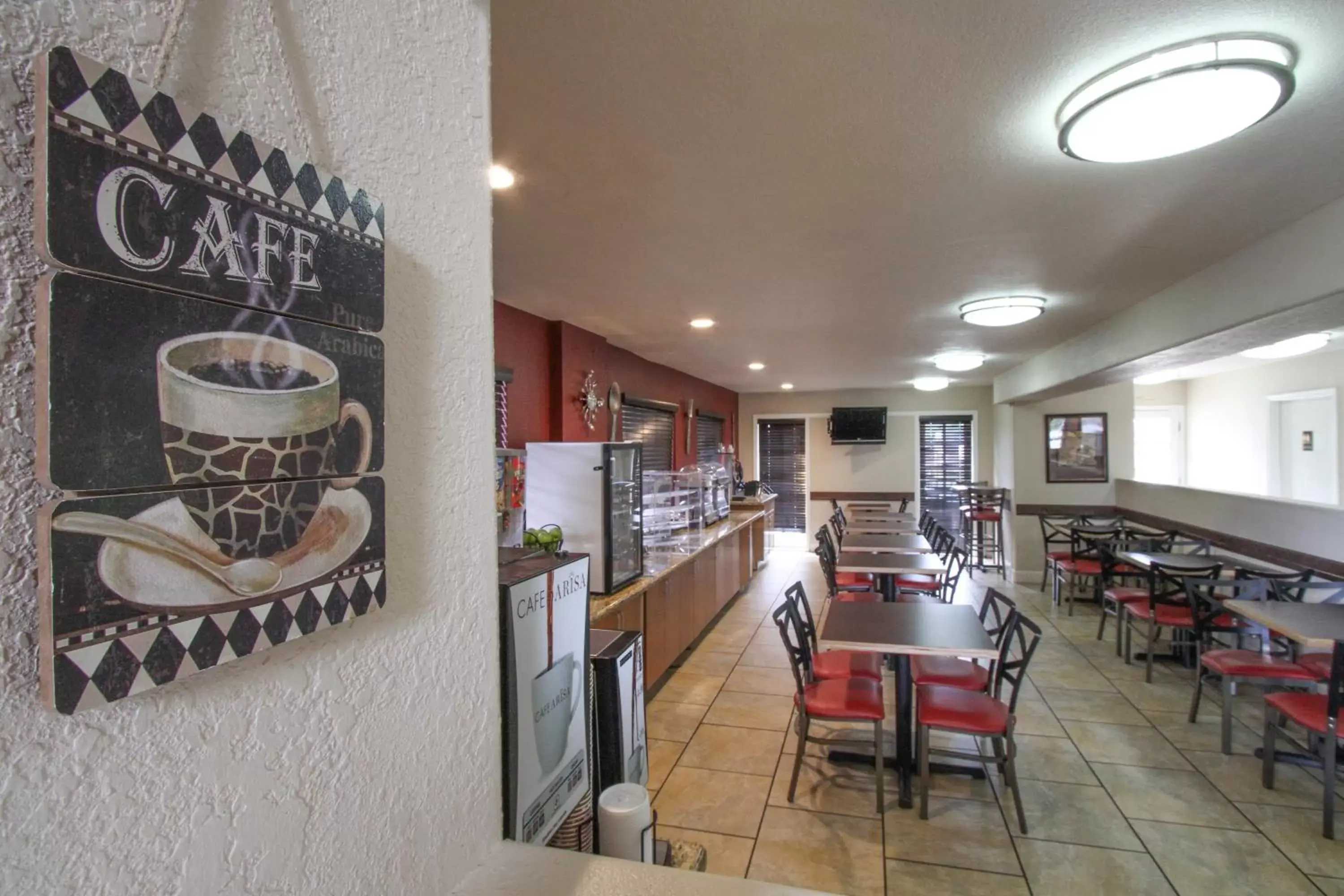 Buffet breakfast, Restaurant/Places to Eat in GreenTree Inn Flagstaff
